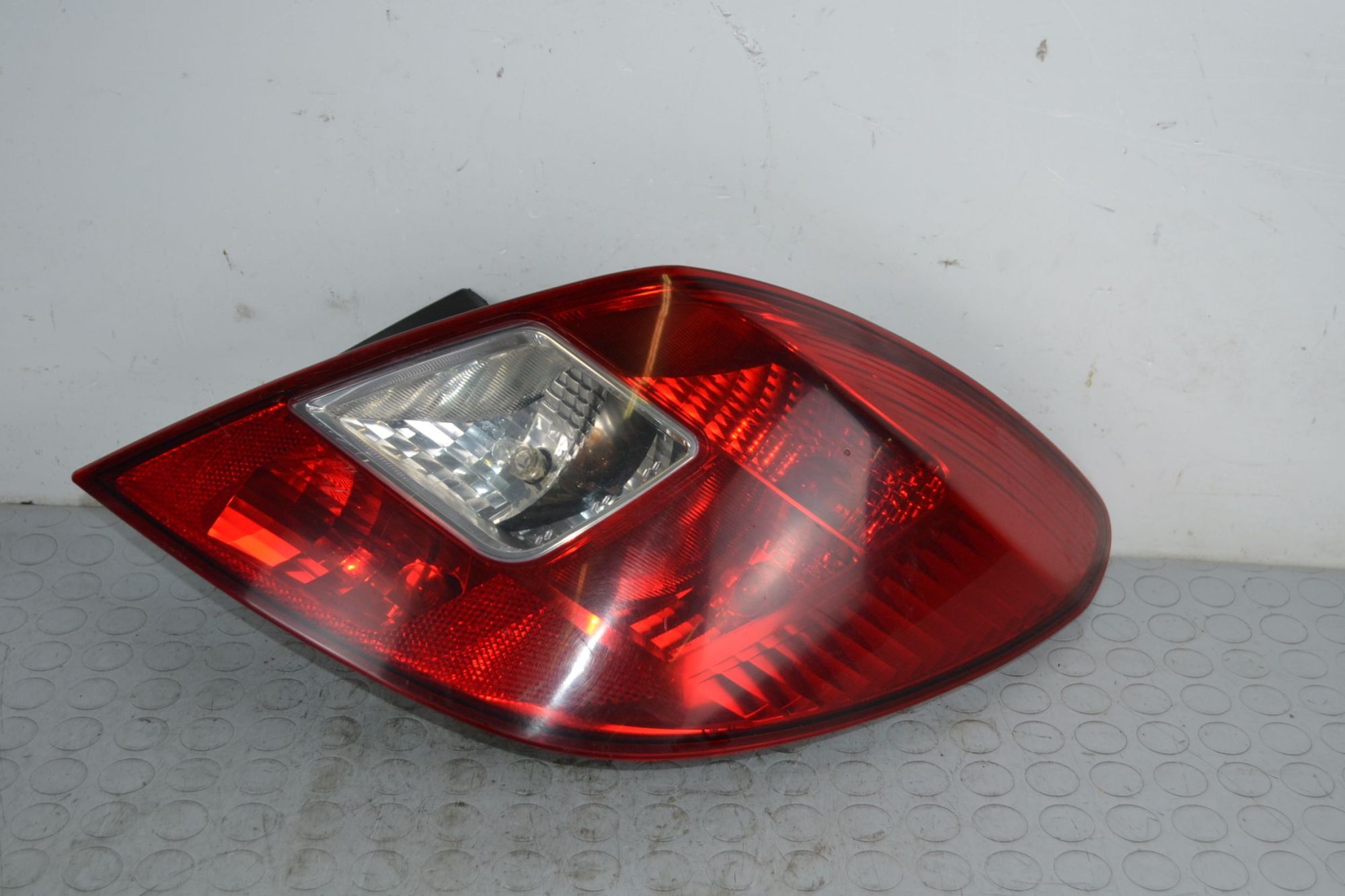 Fanale stop posteriore DX Opel Corsa D 5 porte Dal 2006 al 2014 Cod 13269051  1702993285073