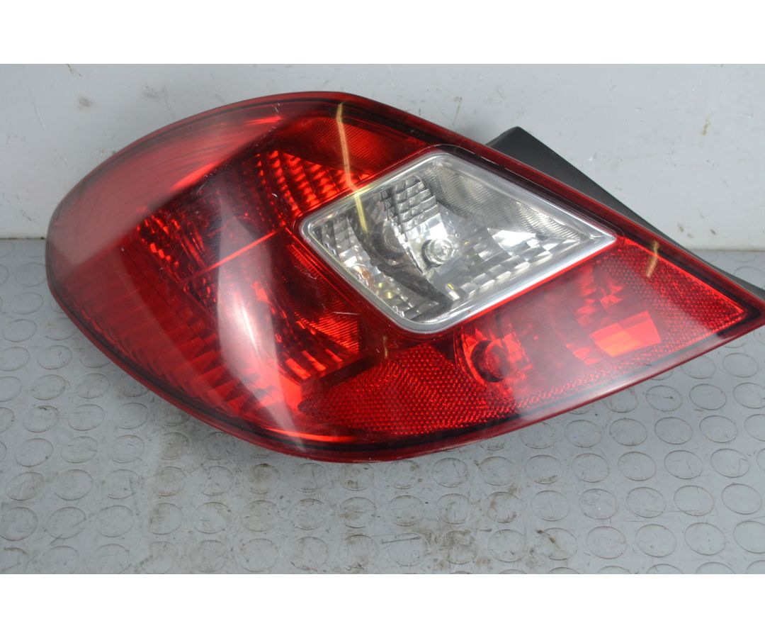 Fanale Stop Posteriore SX Opel Corsa D 5 Porte dal 2006 al 2014 Cod 13269050 1703001914237 Fanale Stop Posteriore SX Opel Corsa D 5 Porte dal 2006 al 2014 Cod 13269050 1703001914237