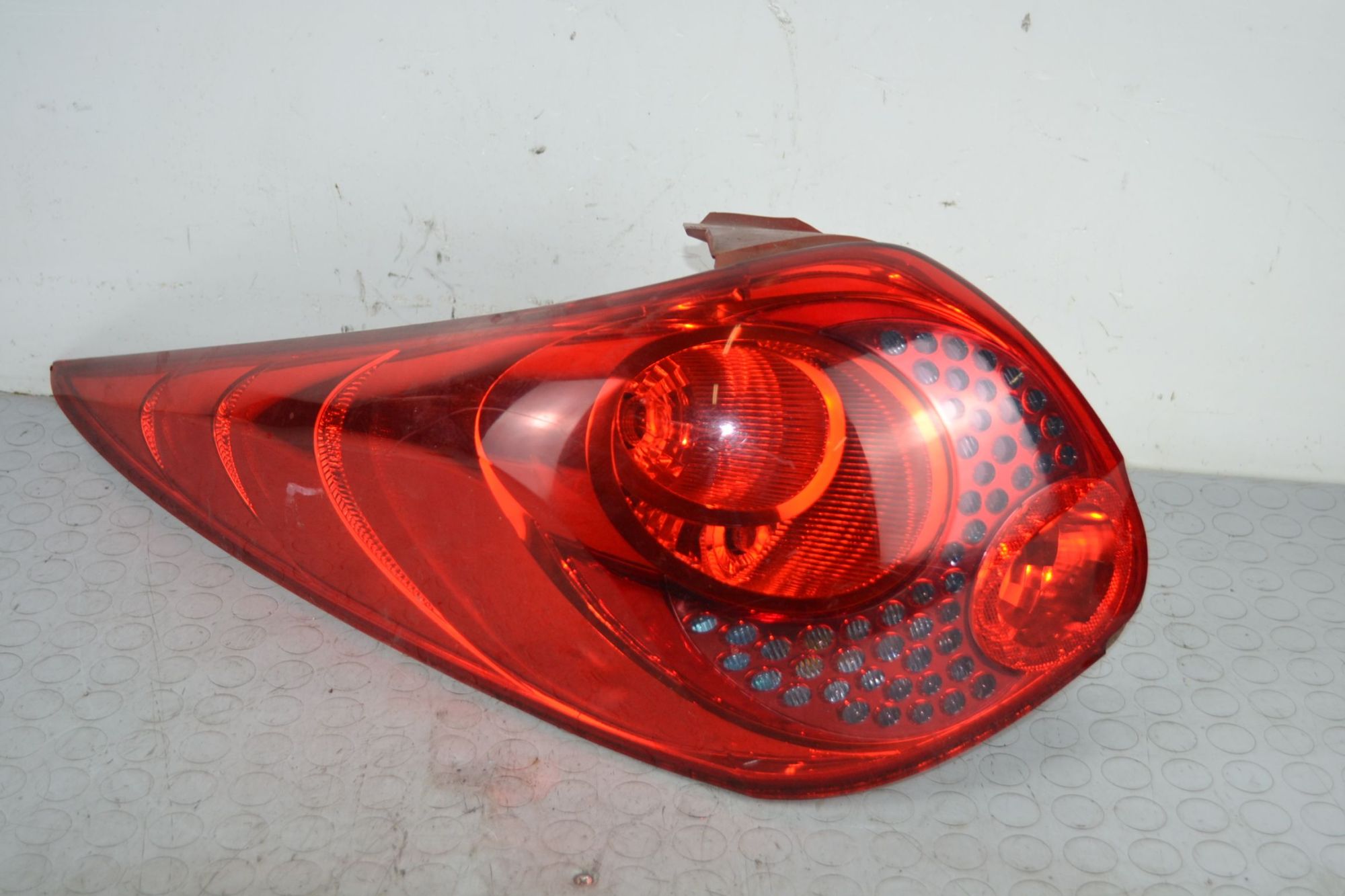Fanale stop posteriore SX Peugeot 207 SW dal 2007 al 2015 cod 9680158080  1703770789517