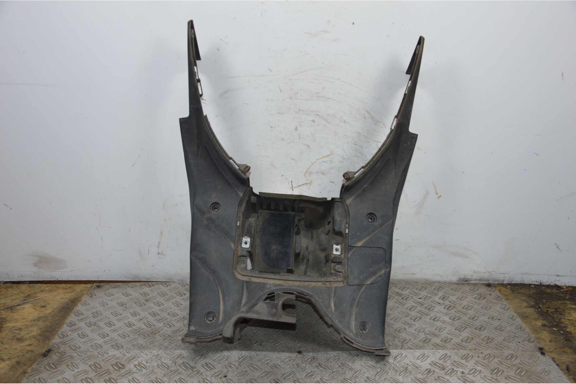 Carena Pedana Poggiapiedi Honda Sh 300 Dal 2006 al 2010  1703773105390