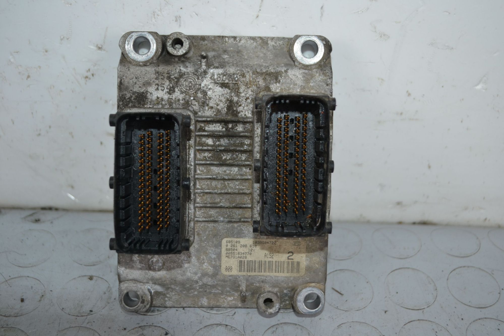 Centralina ECU Alfa Romeo 147 Dal 2000 al 2005 Cod 0261208610  1703774405963