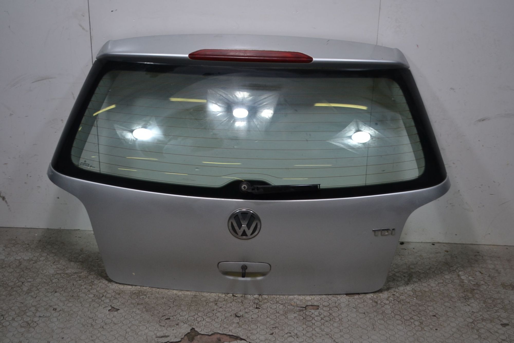 Portellone bagagliaio posteriore Volkswagen Polo 9n3 Dal 2005 al 2009 Colore grigio argento  1703838934538