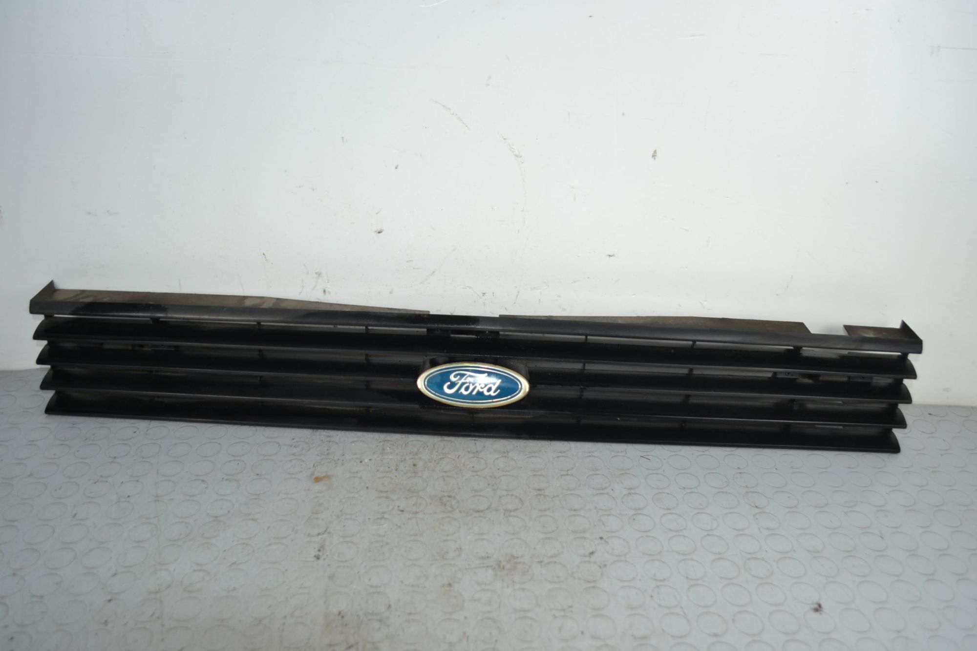 Griglia anteriore completa Ford Fiesta I Dal 1976 al 1983  1704192260363