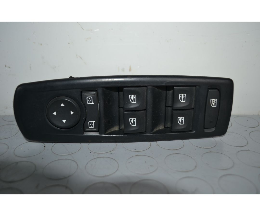 Pulsantiera alzacristalli anteriore SX Renault Megane III Dal 2008 al 2016 Cod 809610007RC 1704272440029 Pulsantiera alzacristalli anteriore SX Renault Megane III Dal 2008 al 2016 Cod 809610007RC 1704272440029