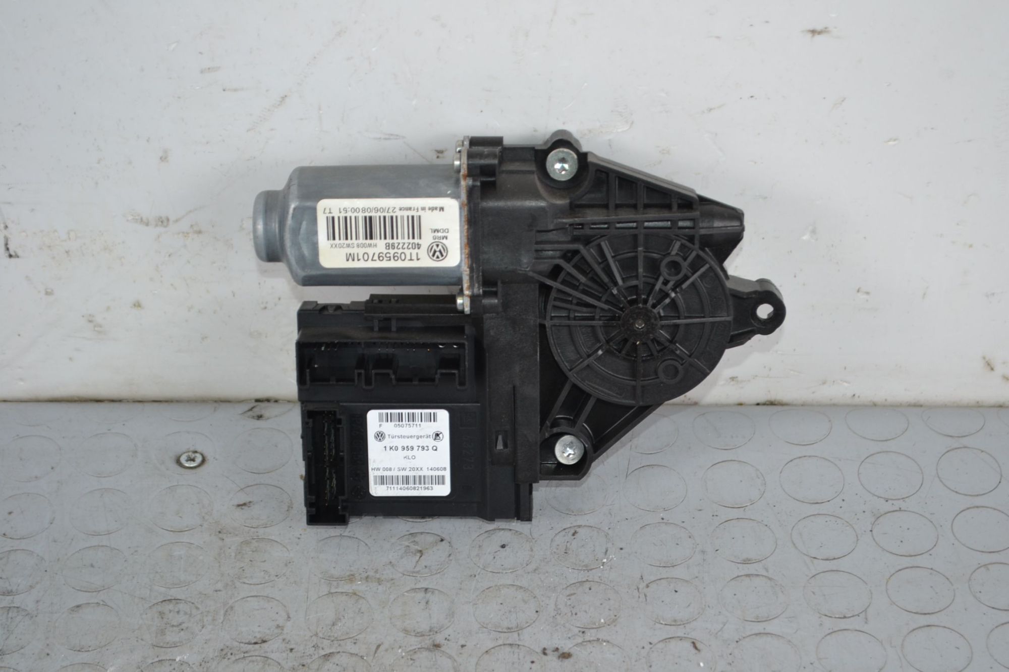 Motorino Alzacristalli Anteriore SX Volkswagen Touran dal 2007 al 2015 Cod 1k0959793q  1704277506829