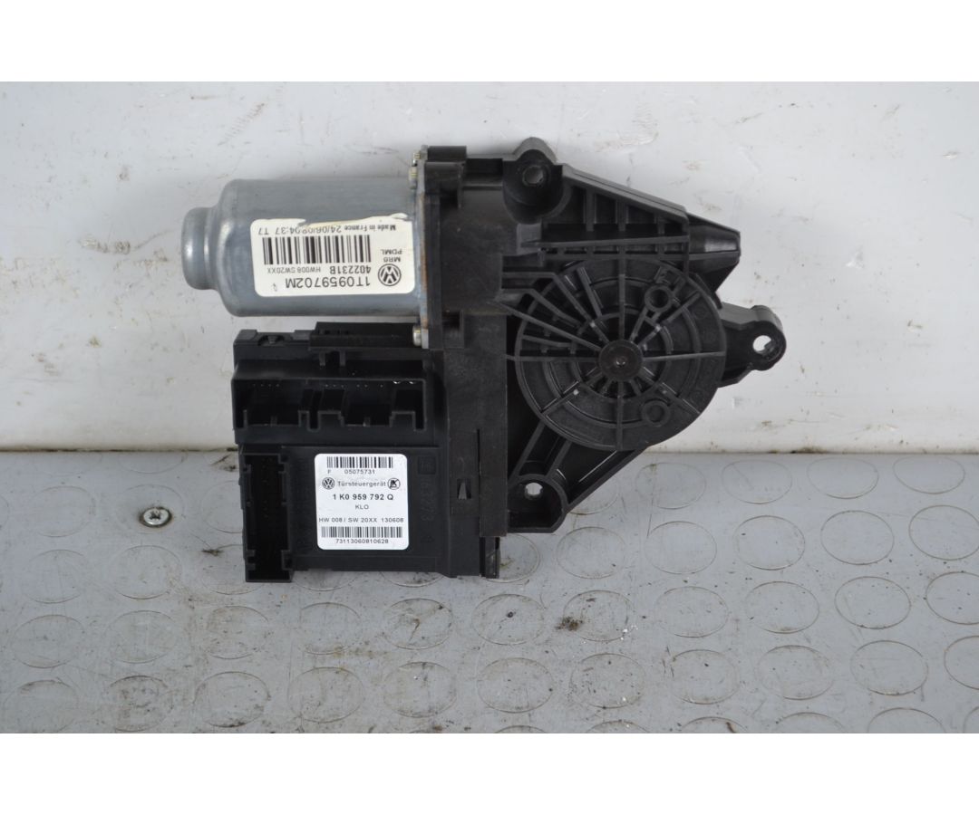 Motorino Alzacristalli Anteriore DX Volkswagen Touran dal 2007 al 2015 Cod 1t0959702Q  1704278797127