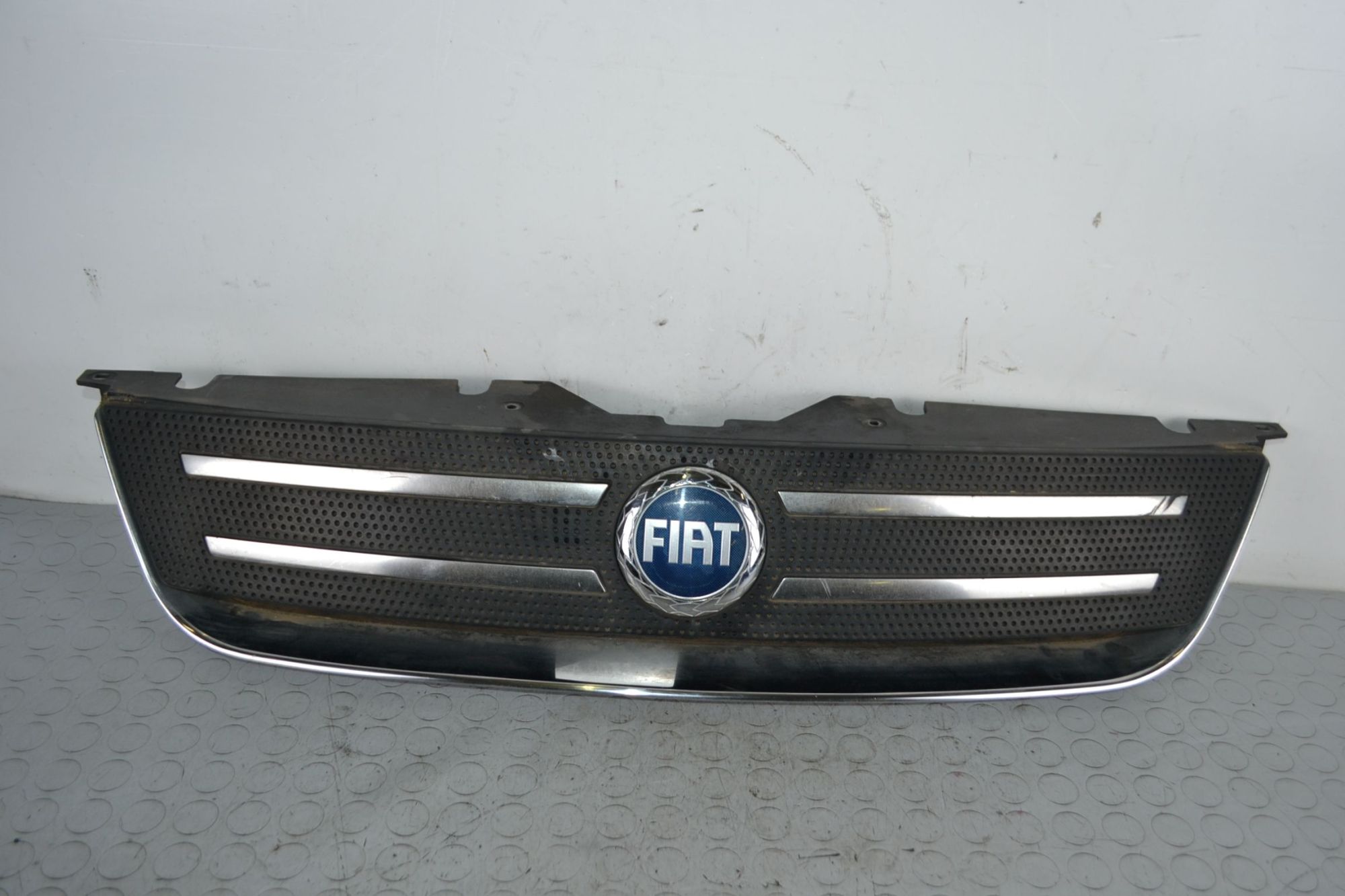 Griglia anteriore Fiat Multipla II Dal 2004 al 2006 Cod 51722599  1704373637182