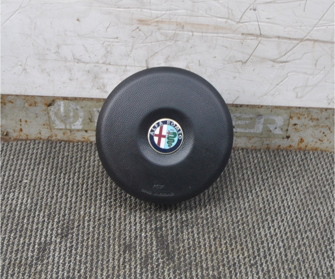 Airbag volante Alfa Romeo 159 / Brera dal 2005 al 2012 cod : 156061211 Airbag volante Alfa Romeo 159 / Brera dal 2005 al 2012 cod : 156061211