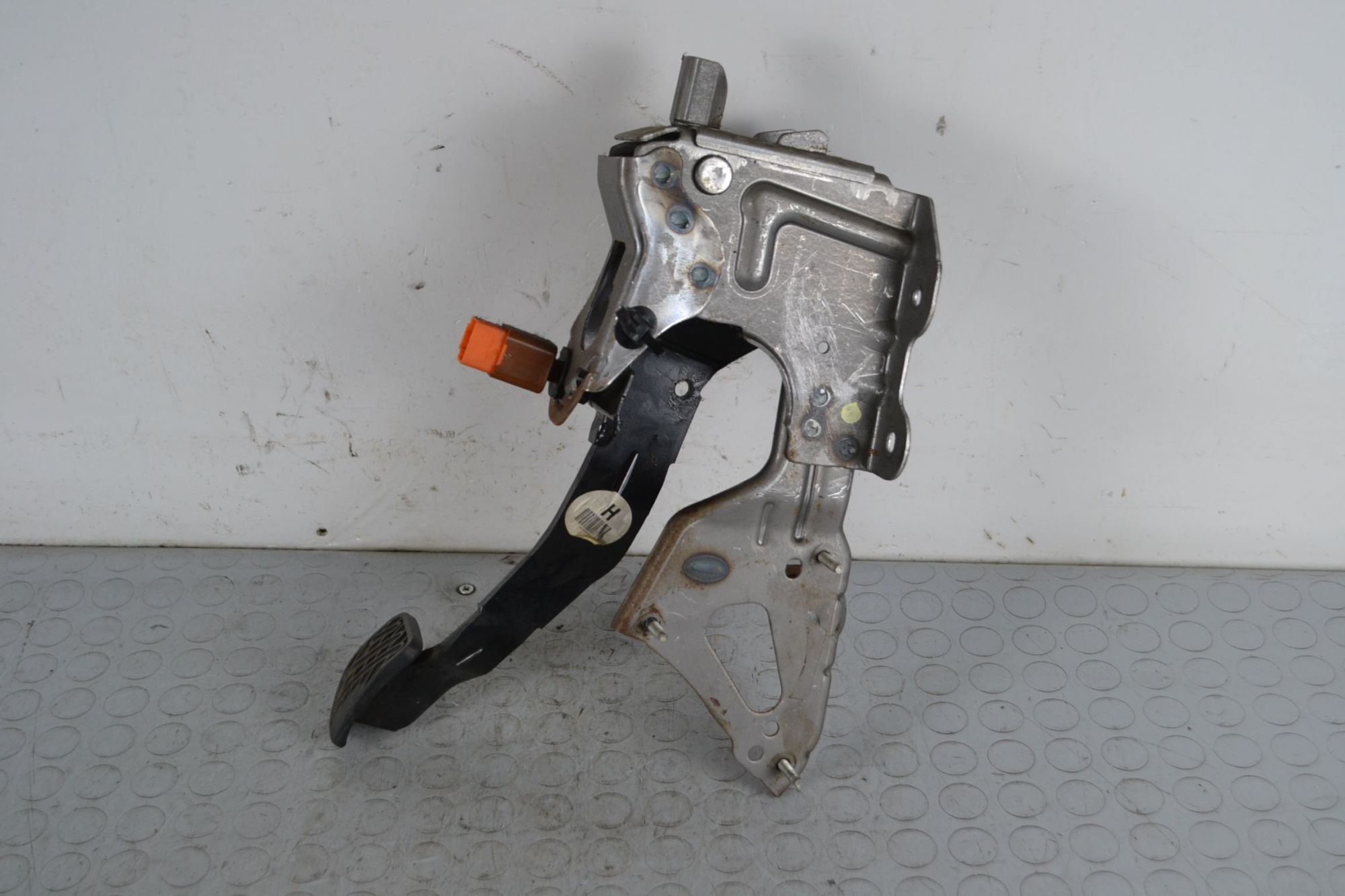 Pedale Freno Nissan Qashqai / Qashqai +2 dal 02/2010 al 12/2013 Cod 46501BR95A Cod motore K9K 430  1704383910268