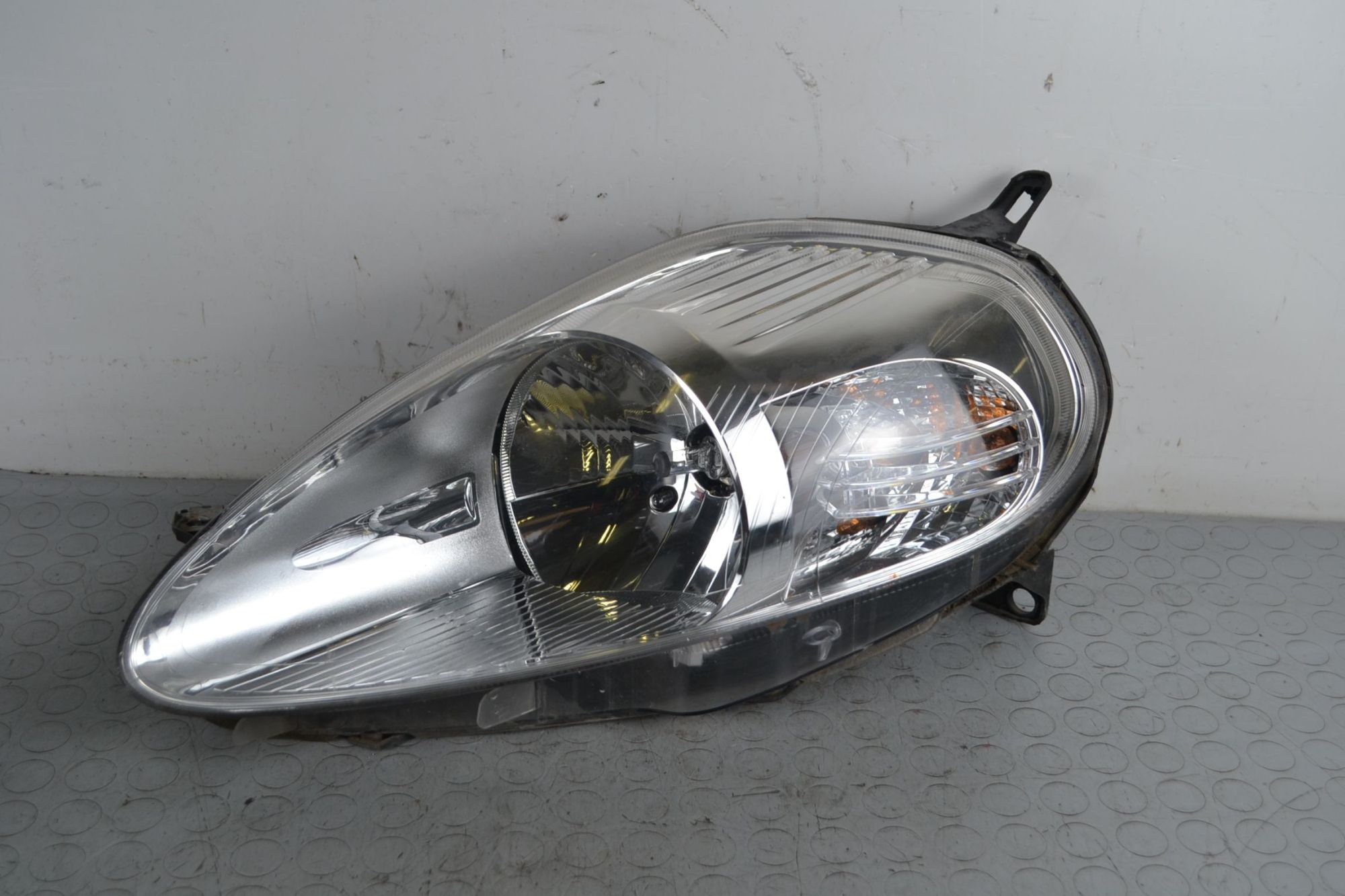 Faro fanale anteriore SX Fiat Grande Punto Dal 2005 al 2018 Attacco giallo  1704453282158