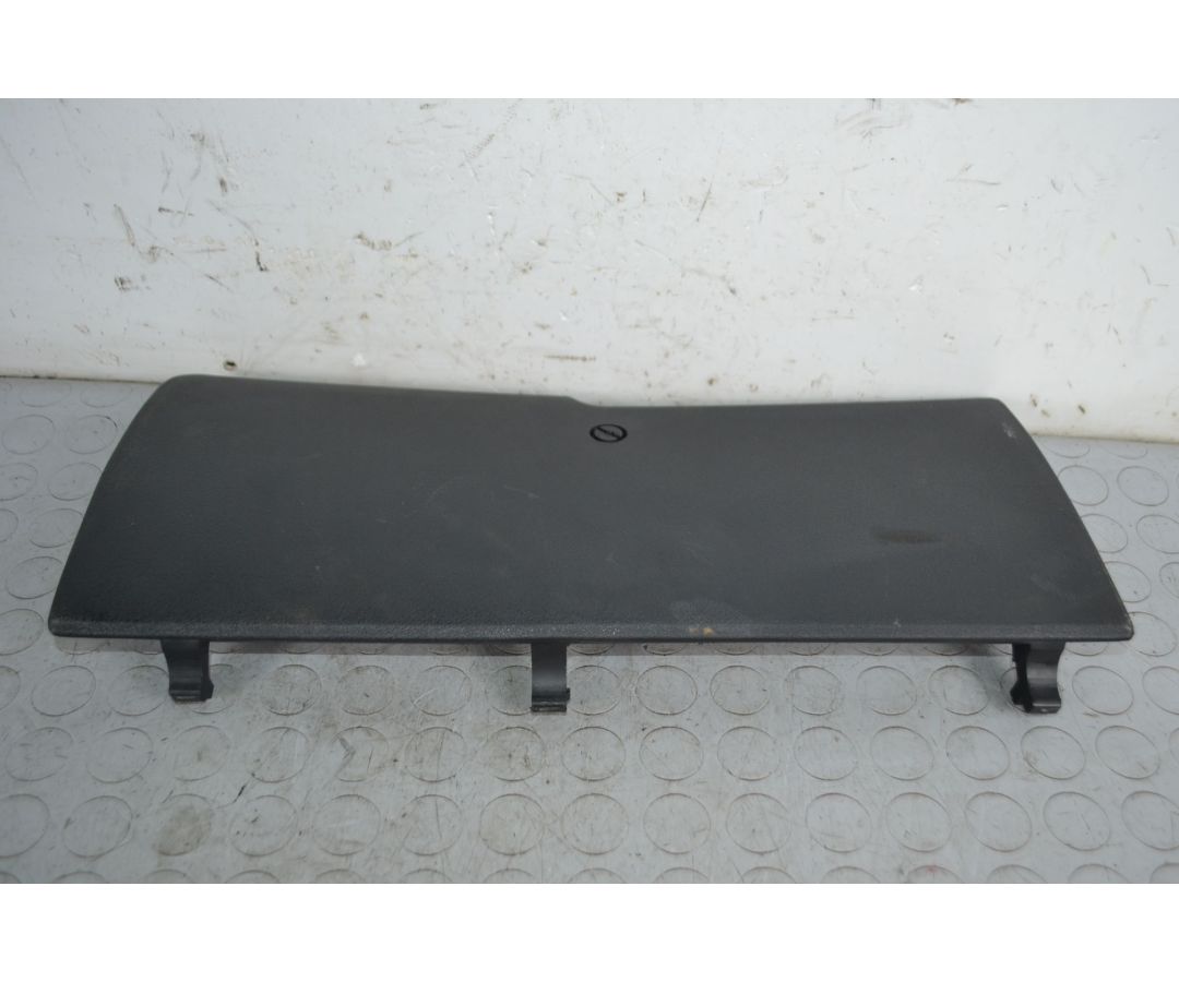 Rivestimento inferiore sotto ginocchia Peugeot 306 CC Dal 1992 al 1996 Cod 9610235677 1704972871185 Rivestimento inferiore sotto ginocchia Peugeot 306 CC Dal 1992 al 1996 Cod 9610235677 1704972871185