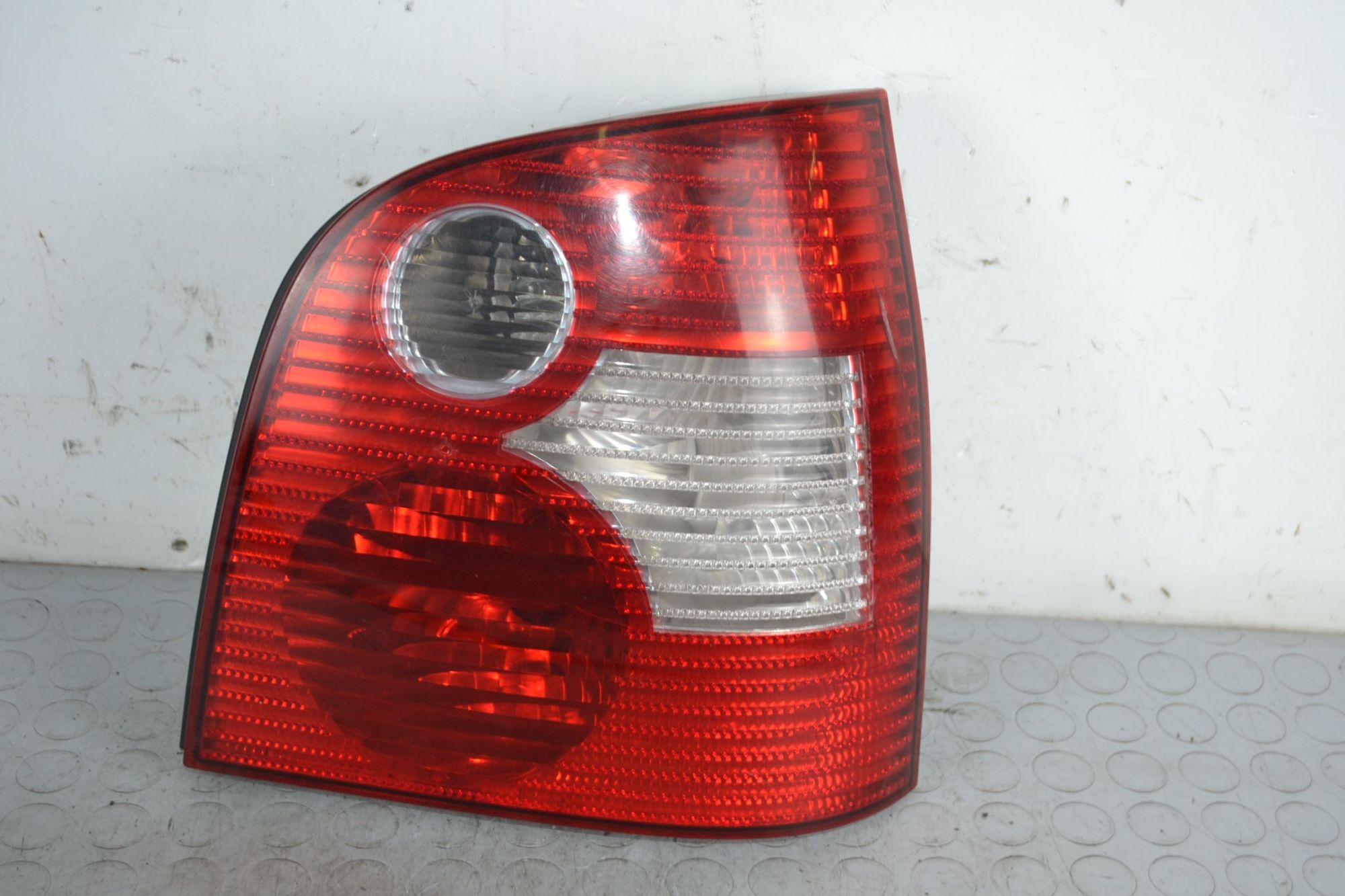 Fanale stop posteriore DX Volkswagen Polo 9N Dal 2001 al 2009 Cod 6Q6945096  1705054054960