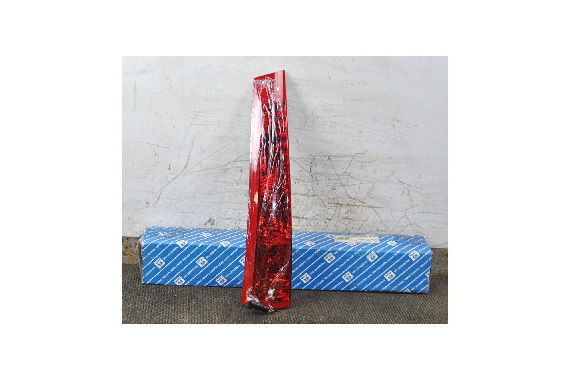 Fanale stop posteriore Superiore SX Tata Indigo Dal 2002 al 2009 Cod. 277554409919  2411111151105