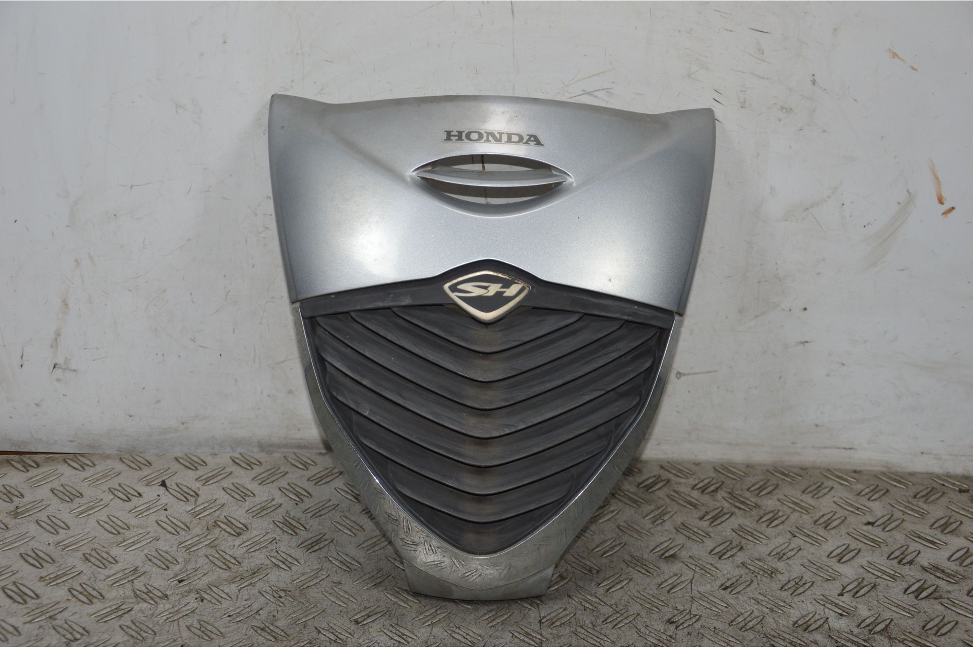 Carena Scudetto Anteriore Honda SH 150 Dal 2005 al 2008  1705330745490