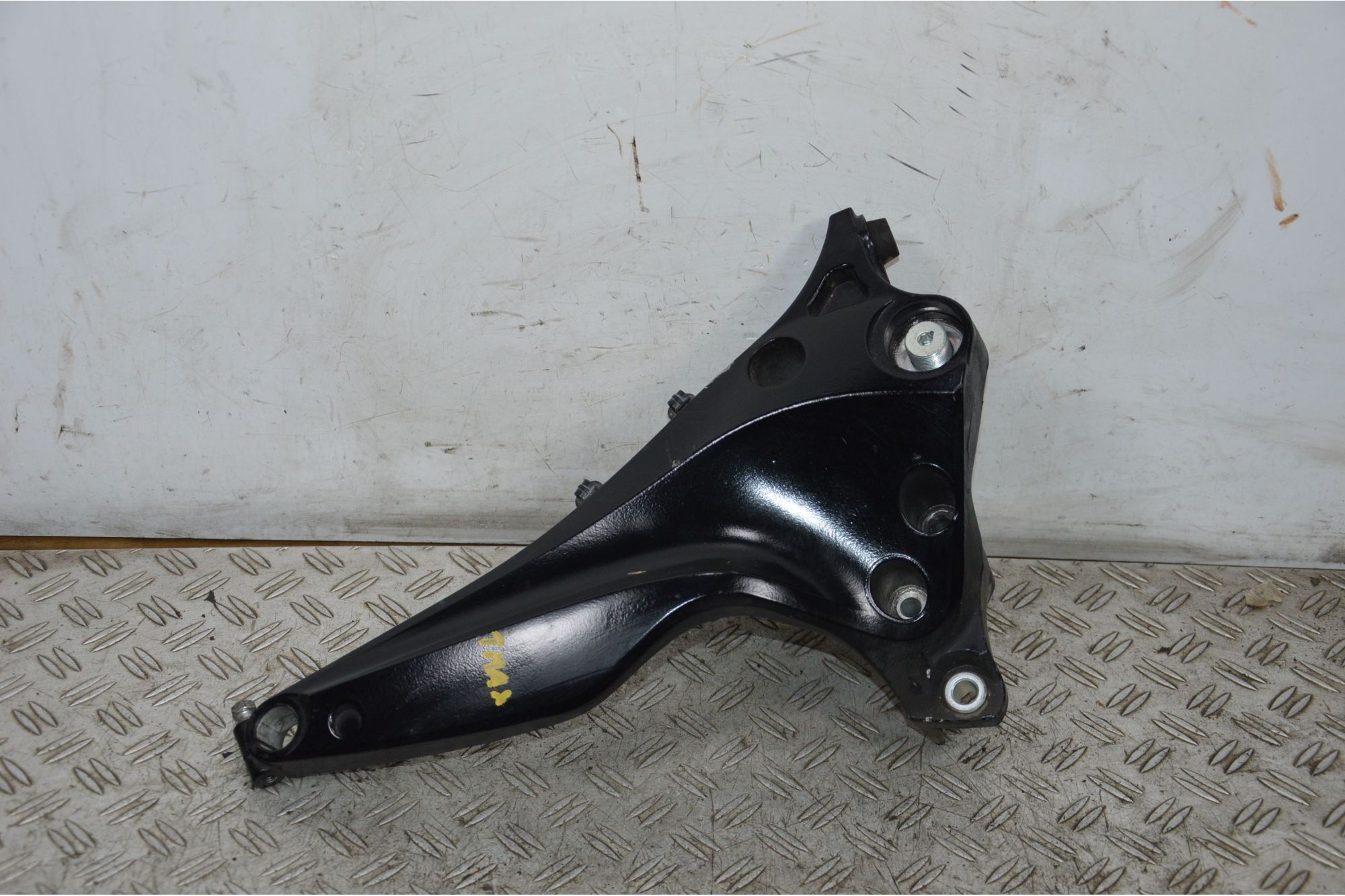 Staffa Supporto Ruota Posteriore Yamaha Tmax T-Max 500 ie dal 2004 al 2007  1705419162996