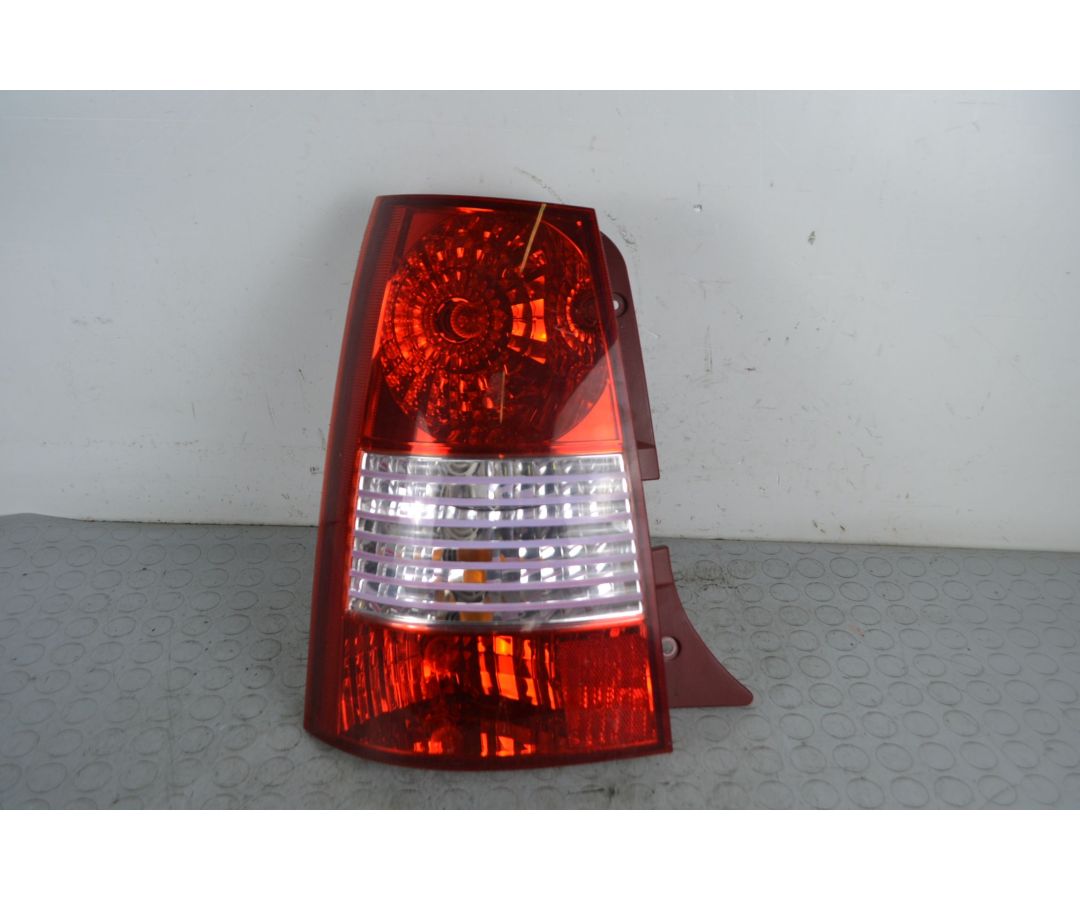 Fanale stop posteriore SX Kia Picanto I Dal 2004 al 2011 Cod 92401070 1705421453693 Fanale stop posteriore SX Kia Picanto I Dal 2004 al 2011 Cod 92401070 1705421453693