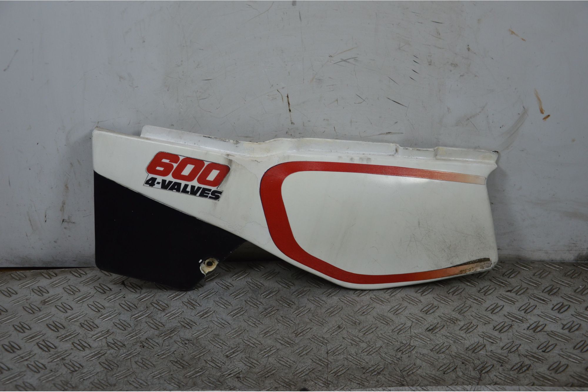 Carena Fianchetto Posteriore Sinistro Sx Yamaha XT 600 XT600 Dal 1984 al 1998  1705567508325