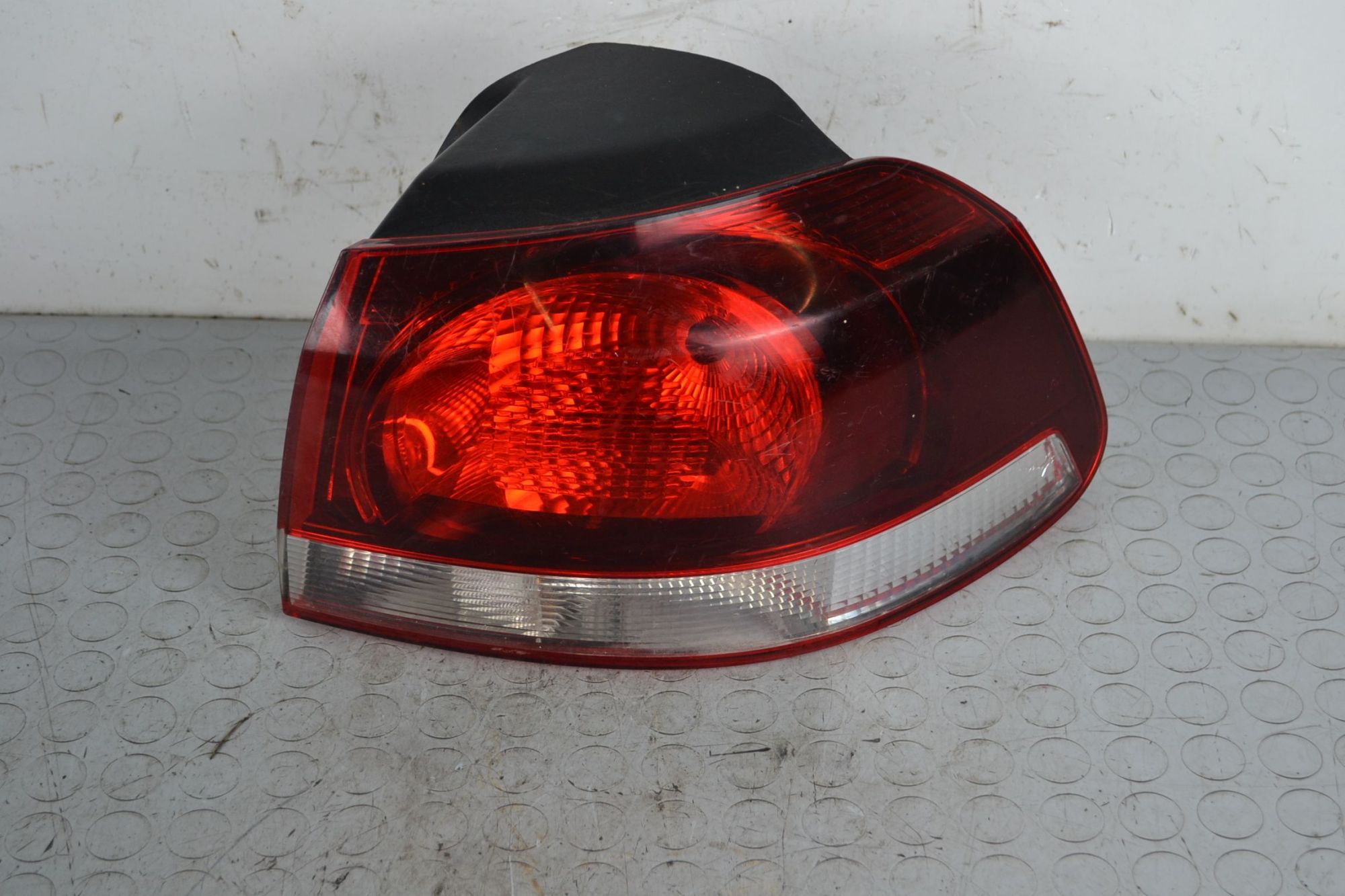 Fanale stop posteriore esterno DX Volkswagen Golf VI Dal 2008 al 2012 Cod 5K0945258  1620030586023
