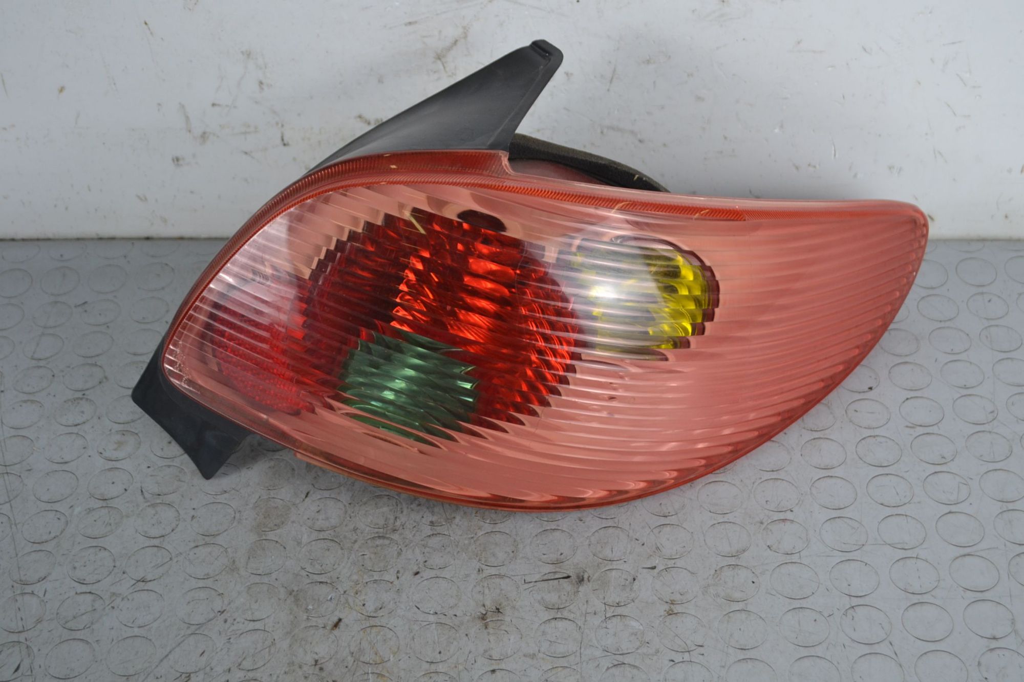 Fanale Stop Posteriore DX Peugeot 206 dal 1998 al 2009  Cod 6351S0  1705585956849