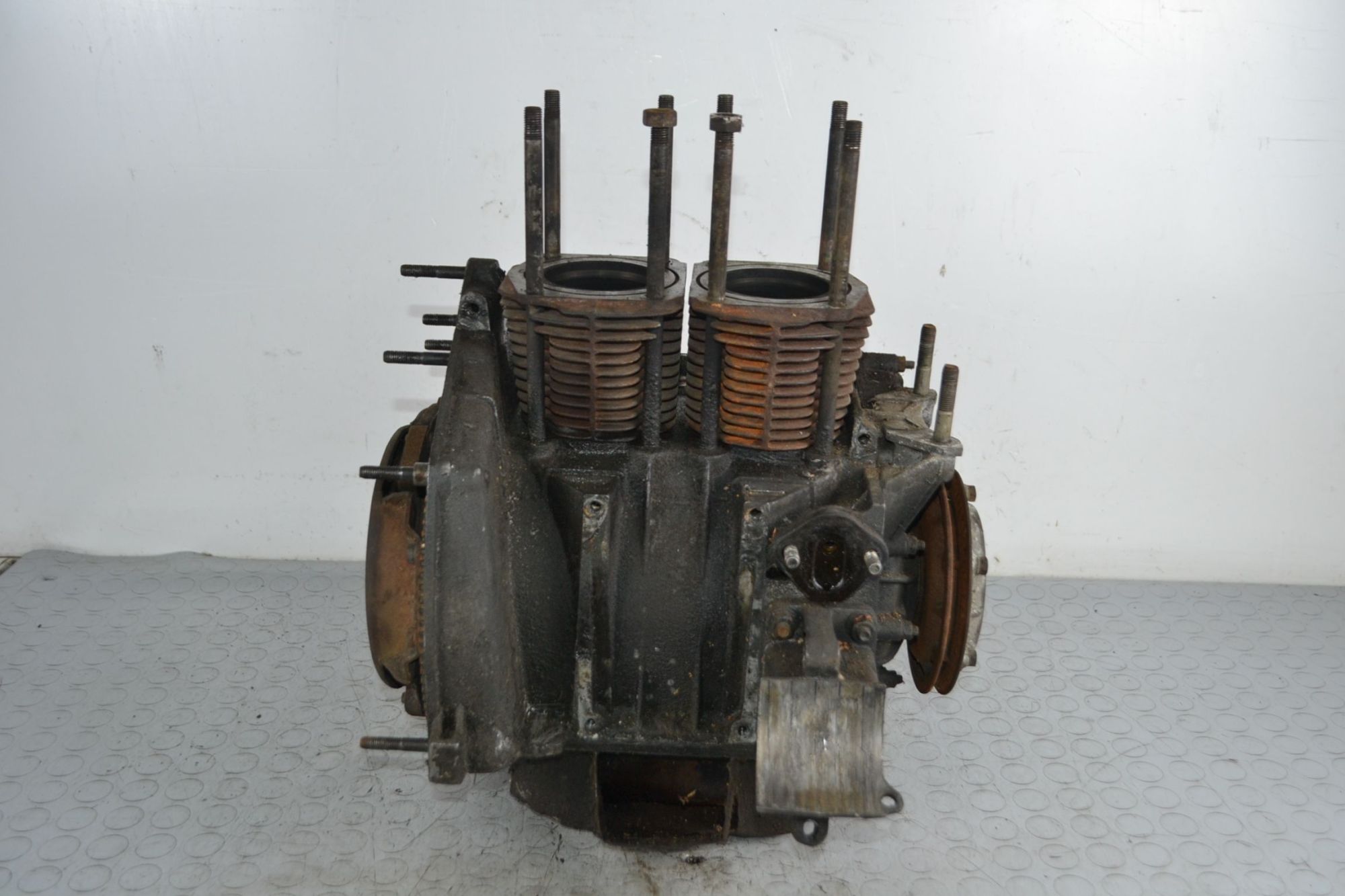 Motore da revisionare Fiat 500 Cod 110F000 Dal 1957 al 1975 N serie 2501193  1705676552875