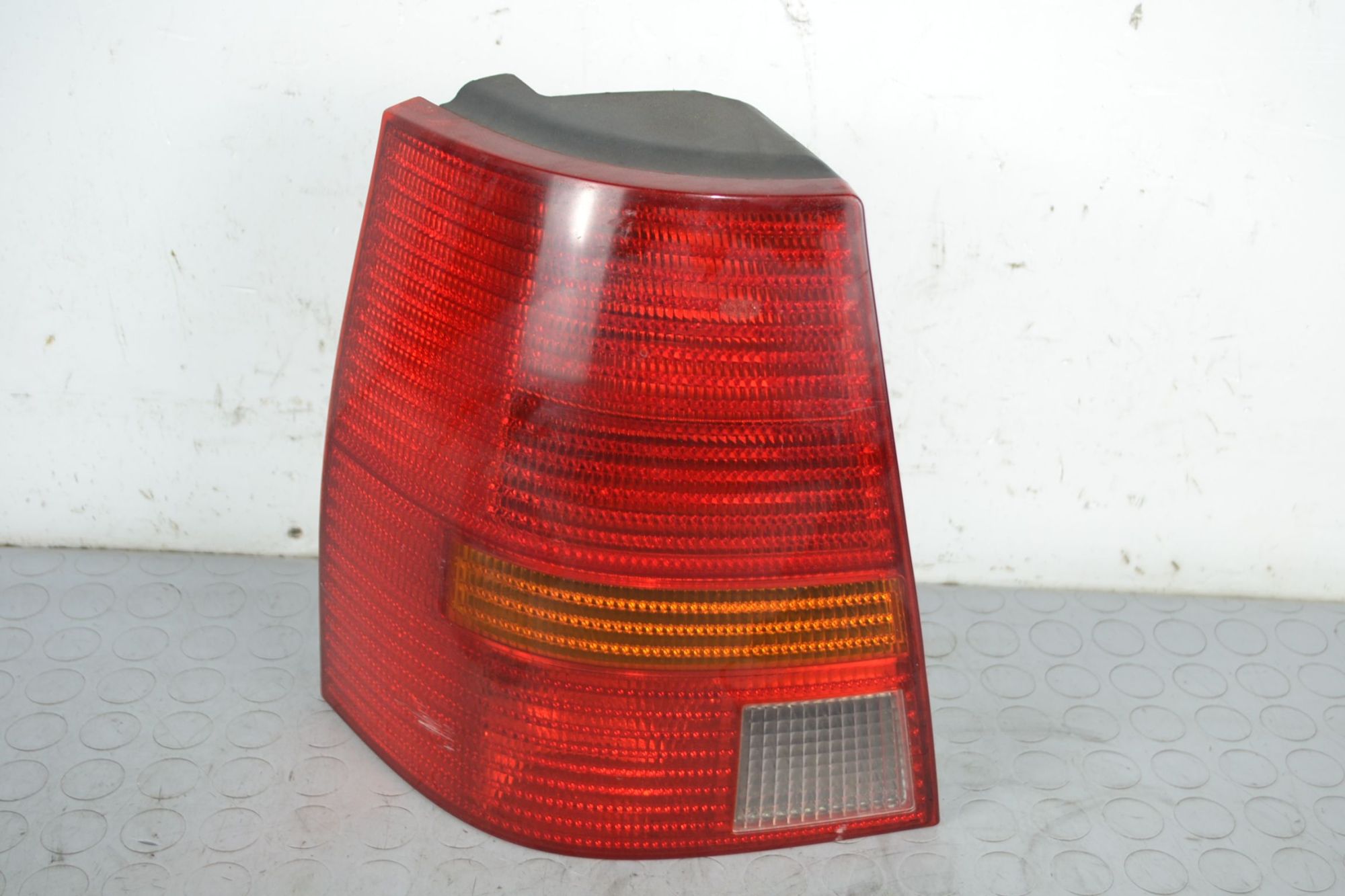 Fanale stop posteriore SX Volkswagen Golf IV SW Dal 1997 al 2004 Cod 1J9945257A  1705919686800