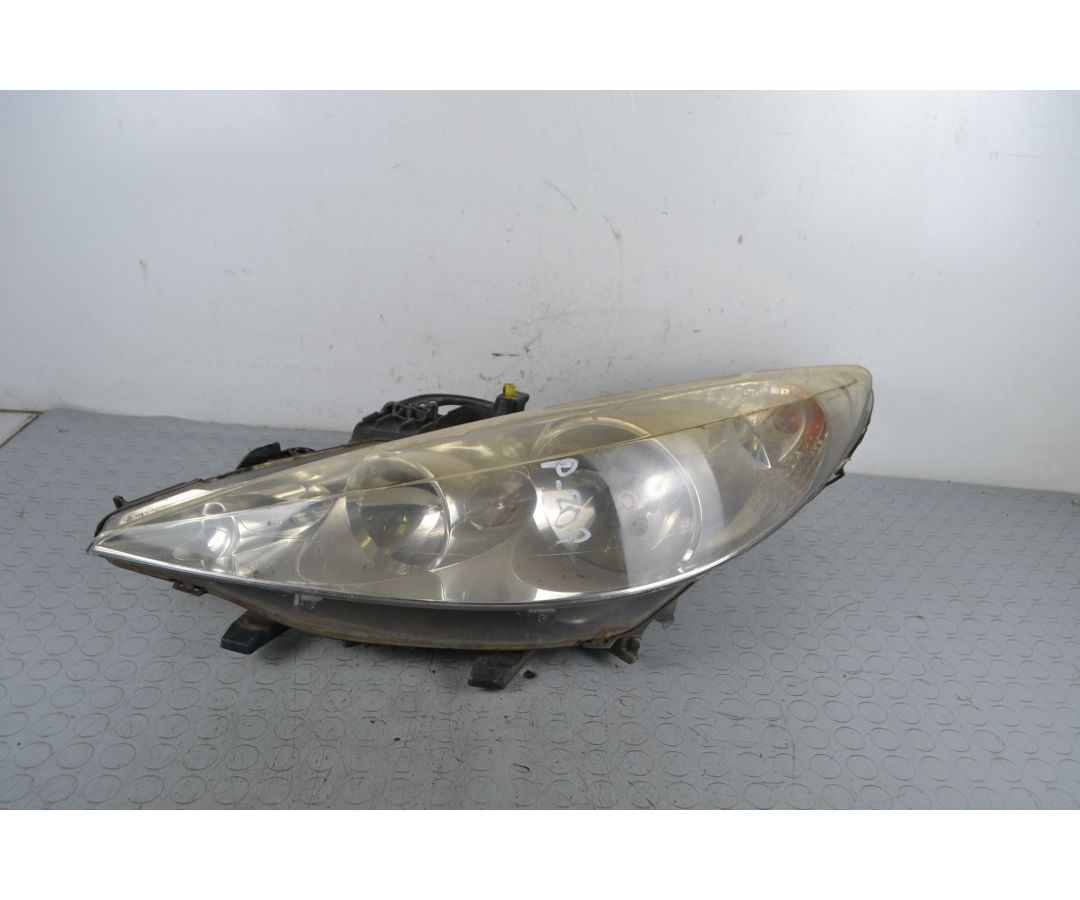 Faro anteriore SX Peugeot 207 Dal 2006 al 2015 Cod 9649986280 1705920580906 Faro anteriore SX Peugeot 207 Dal 2006 al 2015 Cod 9649986280 1705920580906