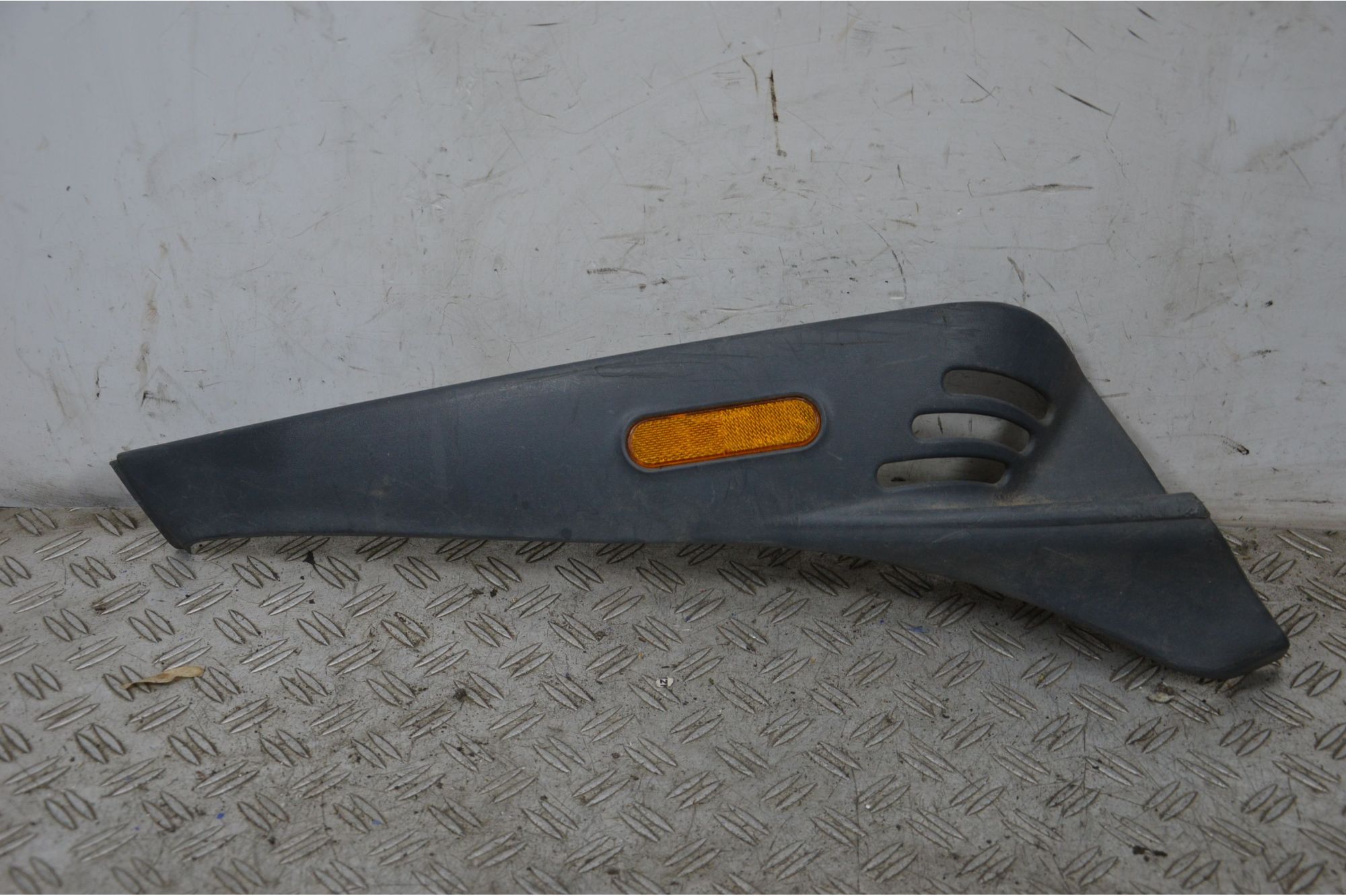 Carena Fianchetto Inferiore Destro Dx Piaggio Vespa ET2 / ET4 / 50 / 125 / 150 dal 1996 al 2006  1706001195262