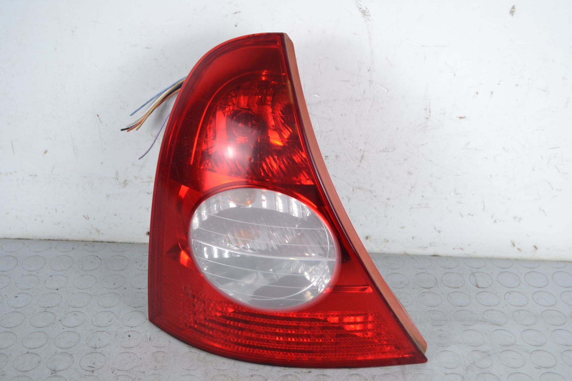 Fanale stop posteriore SX Renault Clio II Dal 1998 al 2012 Cod 8200917488  1706017925006
