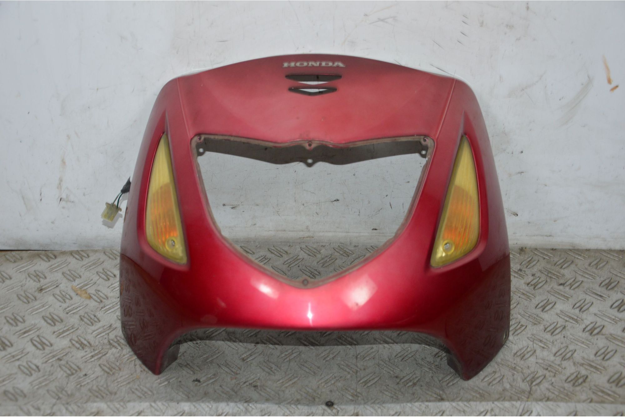 Carena Scudo Anteriore Con Frecce Honda SH 125 / 150 Dal 2001 al 2004  1706025085341