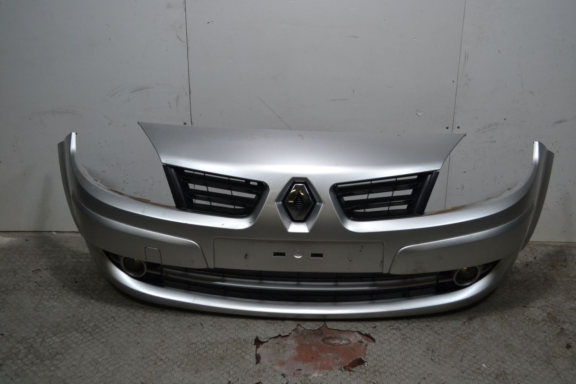 Paraurti anteriore Renault Scenic II Dal 2003 al 2009 Colore grigio argento  1706093044080