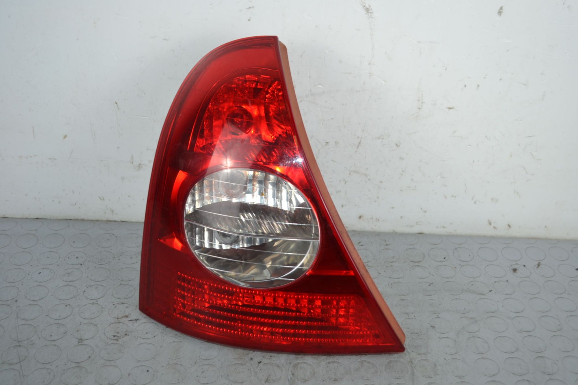 Fanale stop posteriore SX Renault Clio II Dal 1998 al 2012 Cod 8200917488  1706173000791