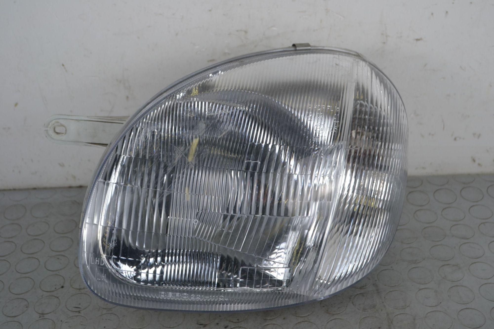 Faro fanale anteriore SX Hyundai Atos Dal 1997 al 2003 Cod 08-221-1110L  1706280346805