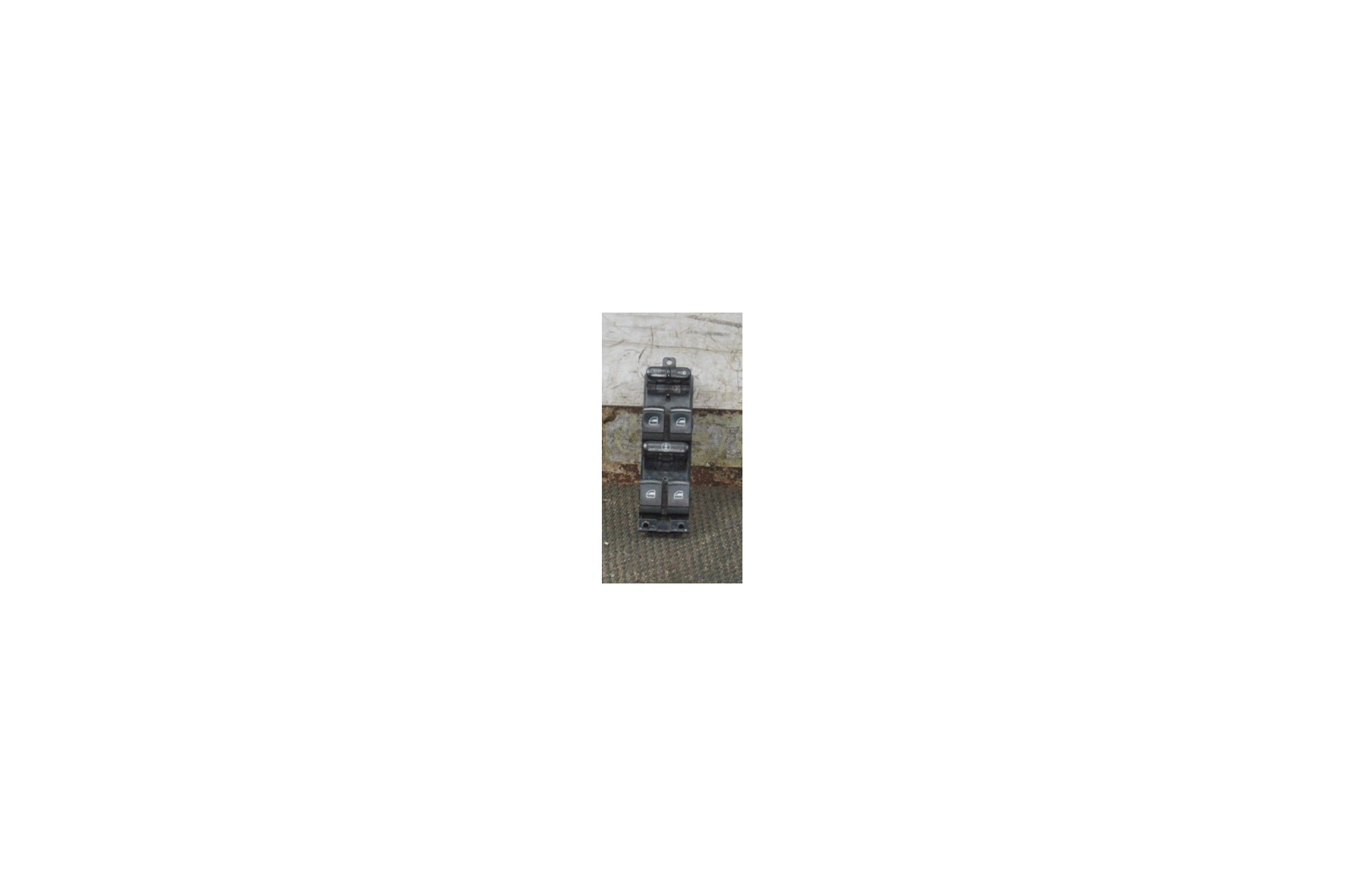Pulsantiera Alzacristalli anteriore SX Volkswagen Bora dal 1999 al 2006 cod 1J4959857  2411111153383