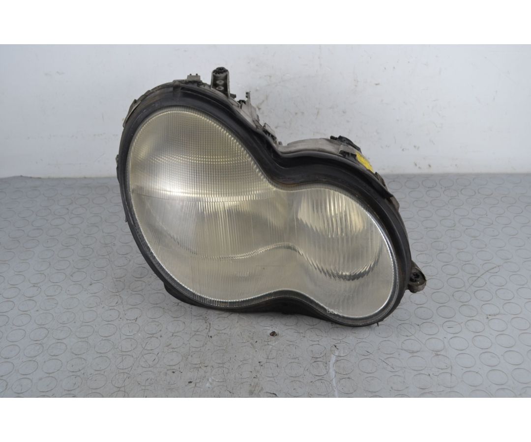 Faro Anteriore DX Mercedes Classe C W203 dal 2000 al 2007 Cod A2038200261 1706524188536 Faro Anteriore DX Mercedes Classe C W203 dal 2000 al 2007 Cod A2038200261 1706524188536
