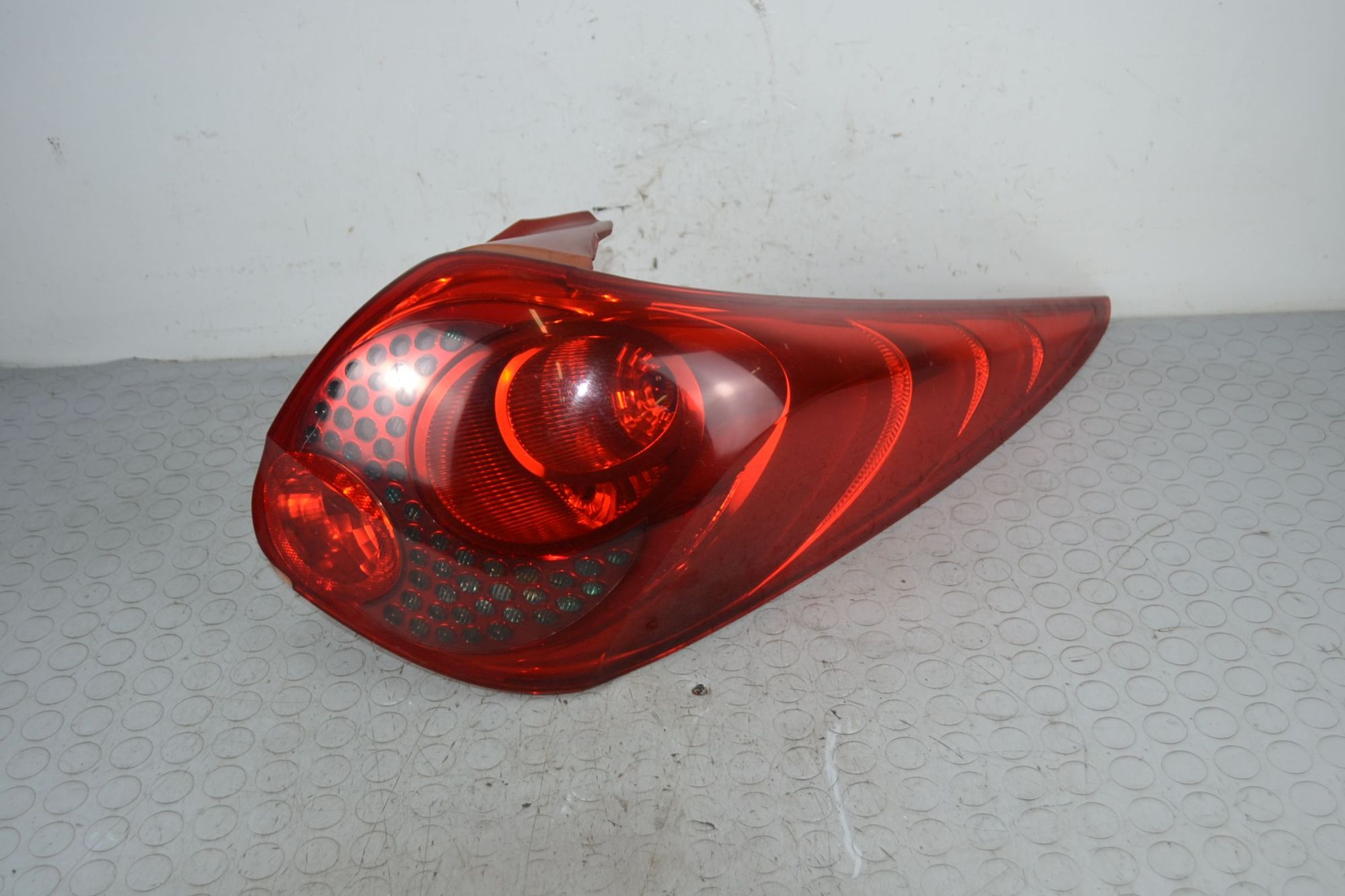 Fanale Stop Posteriore DX Peugeot 207 SW dal 2007 al 2015 Cod 9680157980  1706541995049