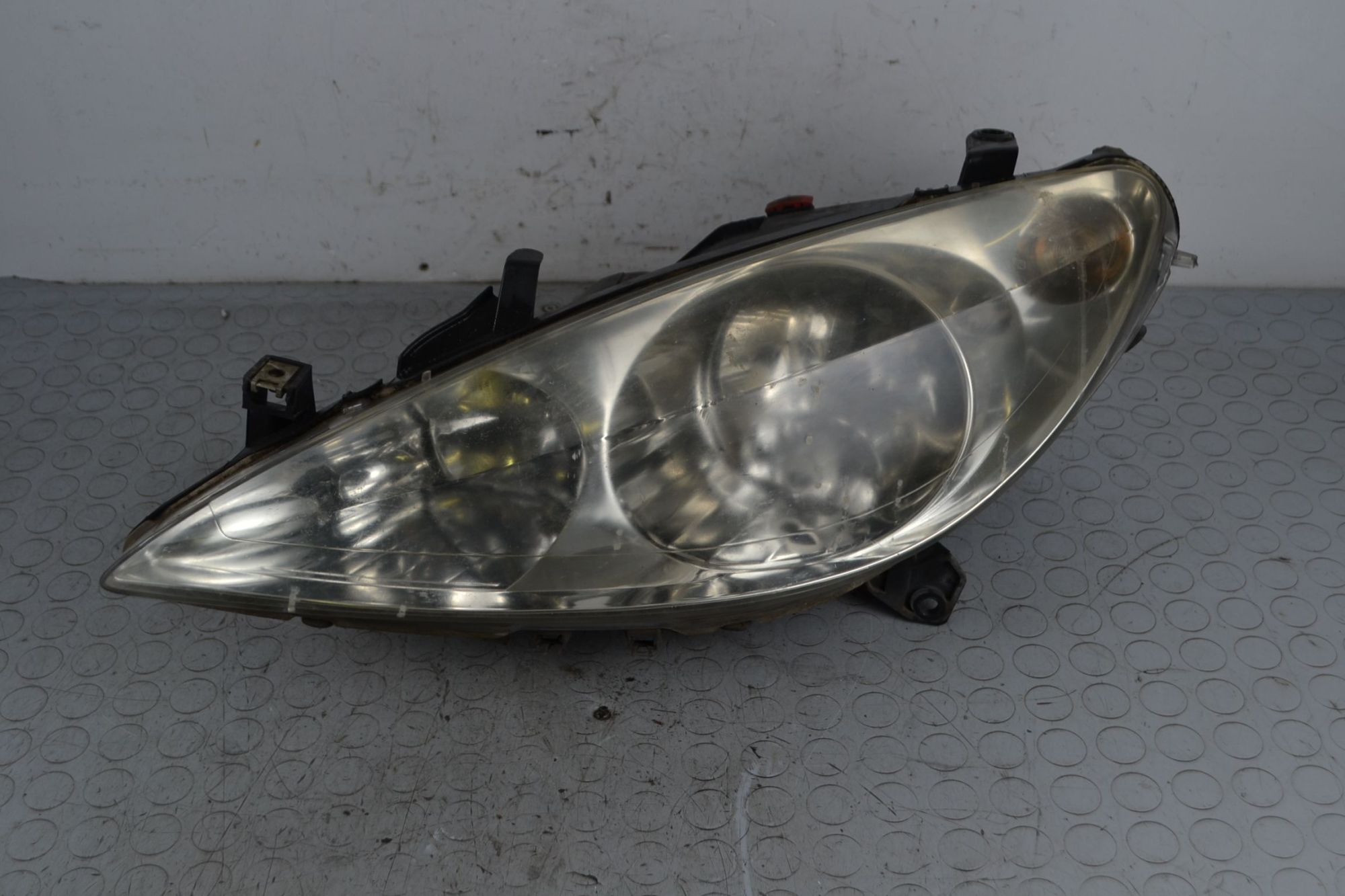 Faro Anteriore SX Peugeot 307 dal 2002 al 2009 Cod 9641615780  1706544874334