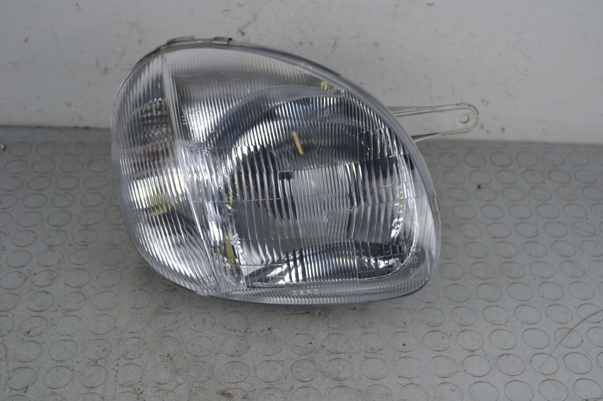 Faro Anteriore DX Hyundai Atos dal 1997 al 2003 Cod 9210602010  1706545246895
