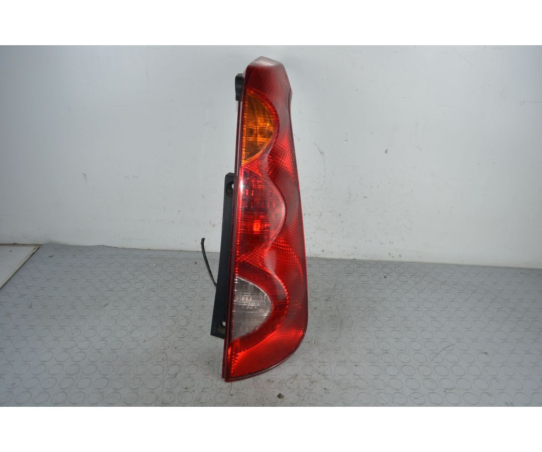 Fanale Stop Posteriore DX Nissan Note dal 2004 al 2011 1706608961697 Fanale Stop Posteriore DX Nissan Note dal 2004 al 2011 1706608961697