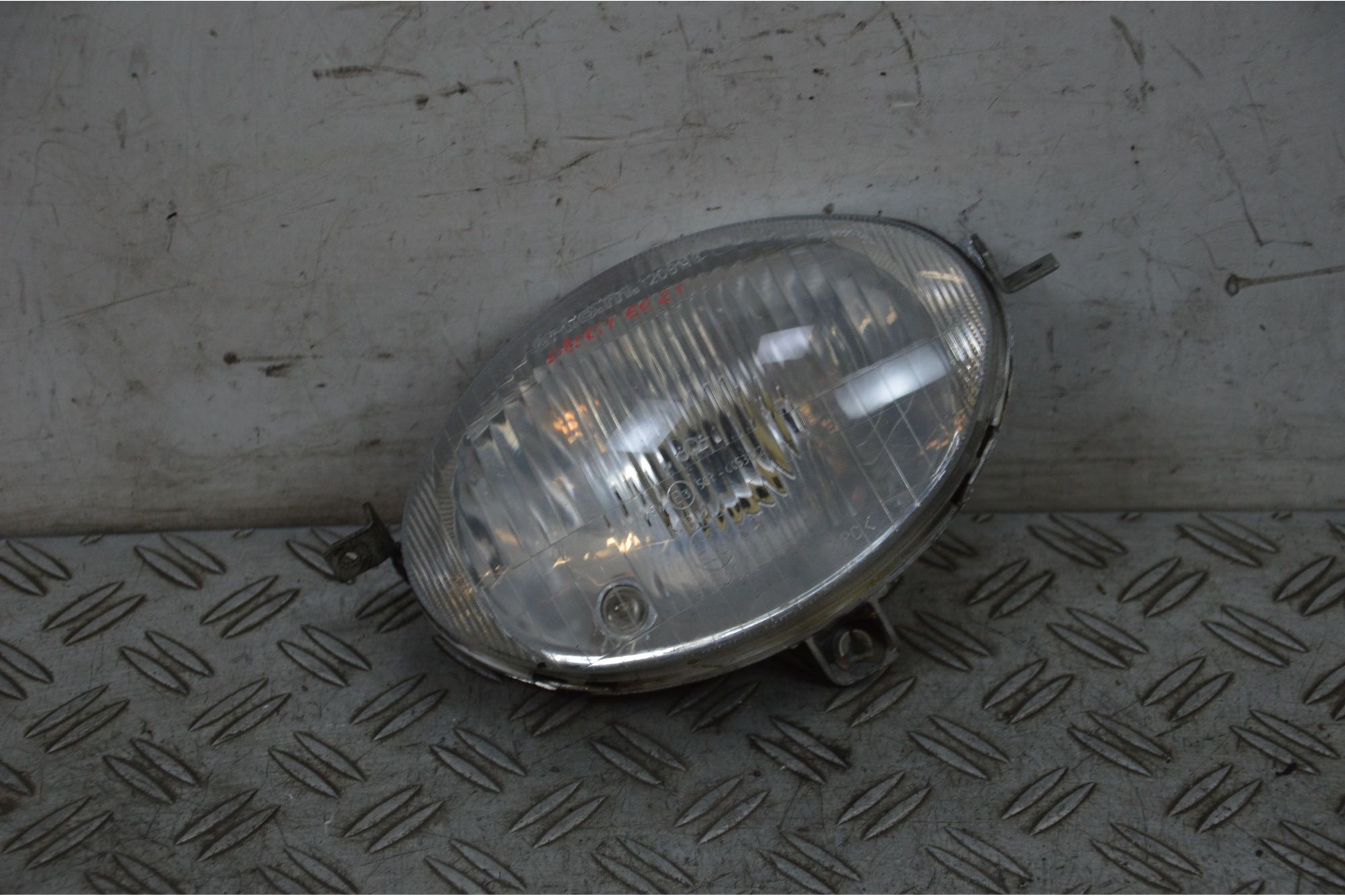 Faro Anteriore Piaggio Liberty 50 2t dal 2000 al 2005  1706622497820