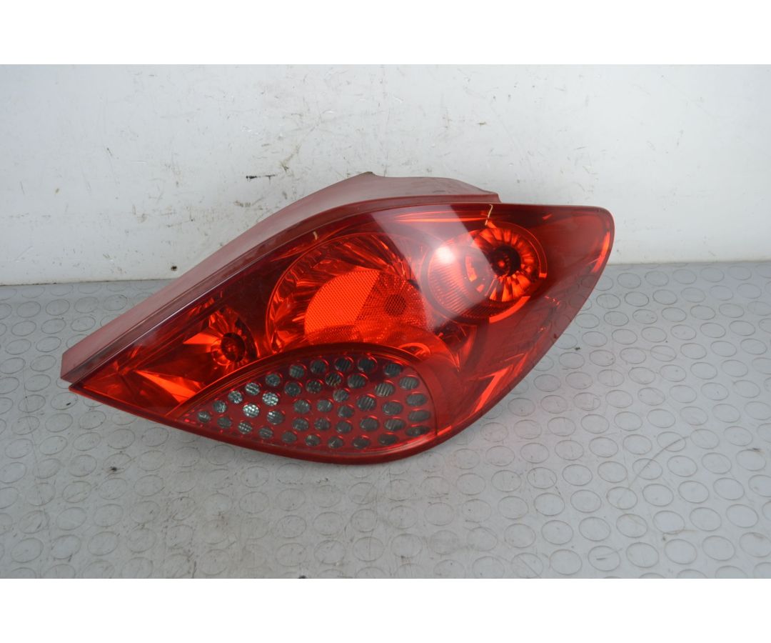 Fanale Stop posteriore DX Peugeot 207 dal 04/2006 al 06/2009 Cod 9649986580 1706699972879 Fanale Stop posteriore DX Peugeot 207 dal 04/2006 al 06/2009 Cod 9649986580 1706699972879