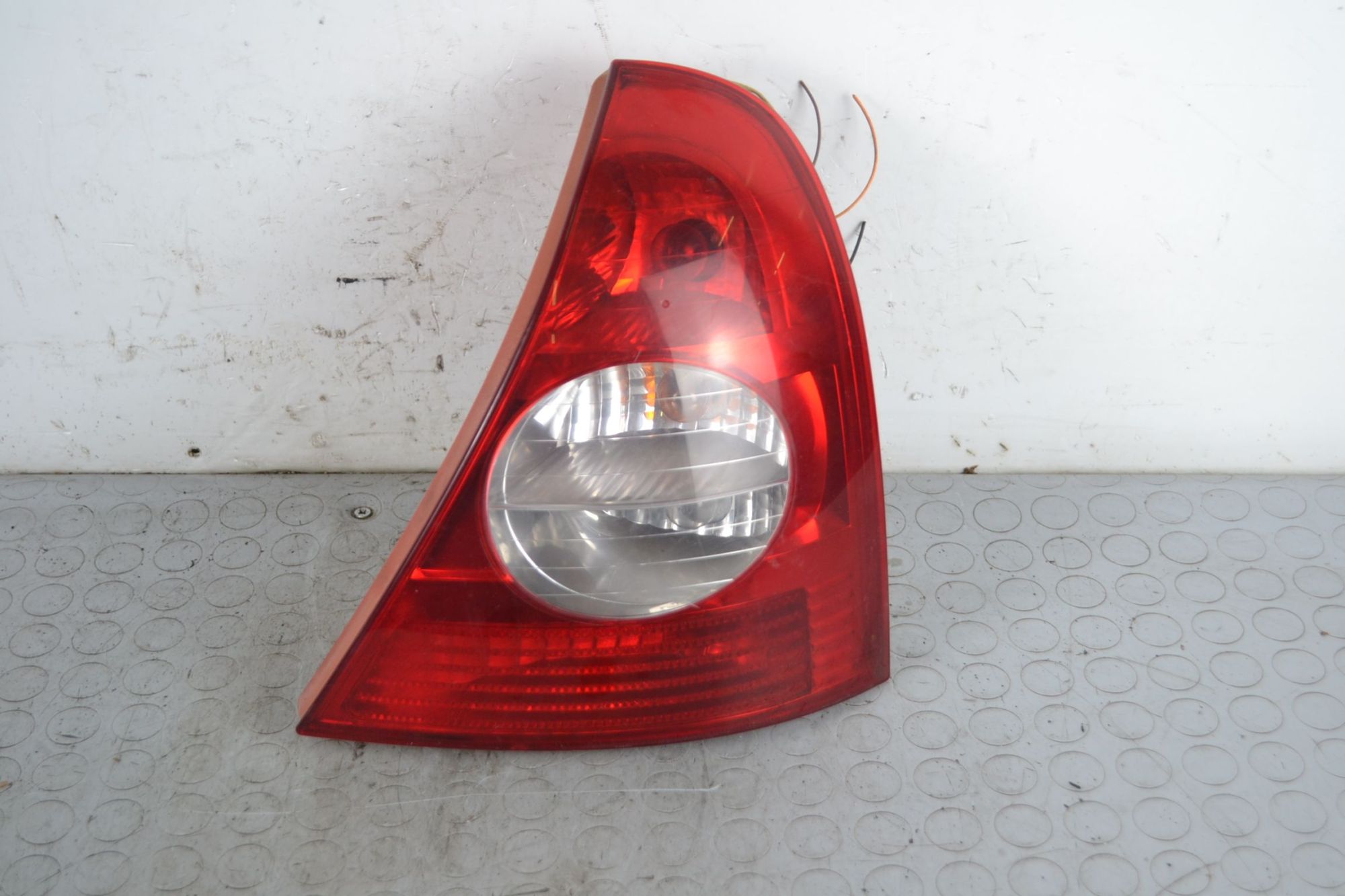 Fanale Stop posteriore DX Renault Clio II dal 1998 al 2012 Cod 8200917487  1706888285377