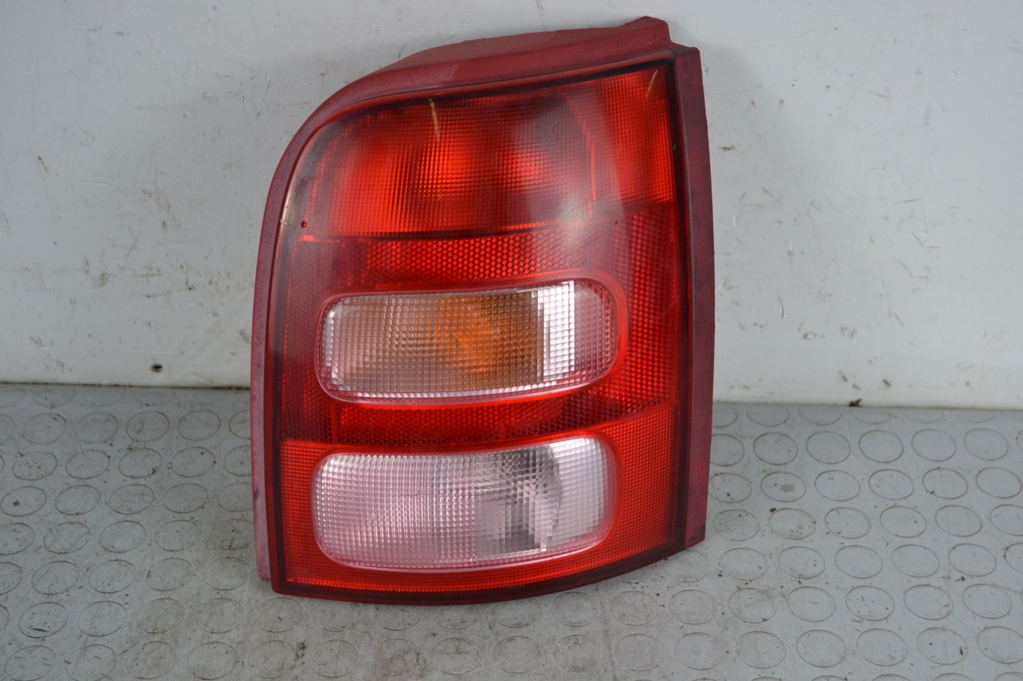 Fanale Stop posteriore DX Nissan Micra K11 dal 1992 al 2002 Cod 265506F600  1706889684353