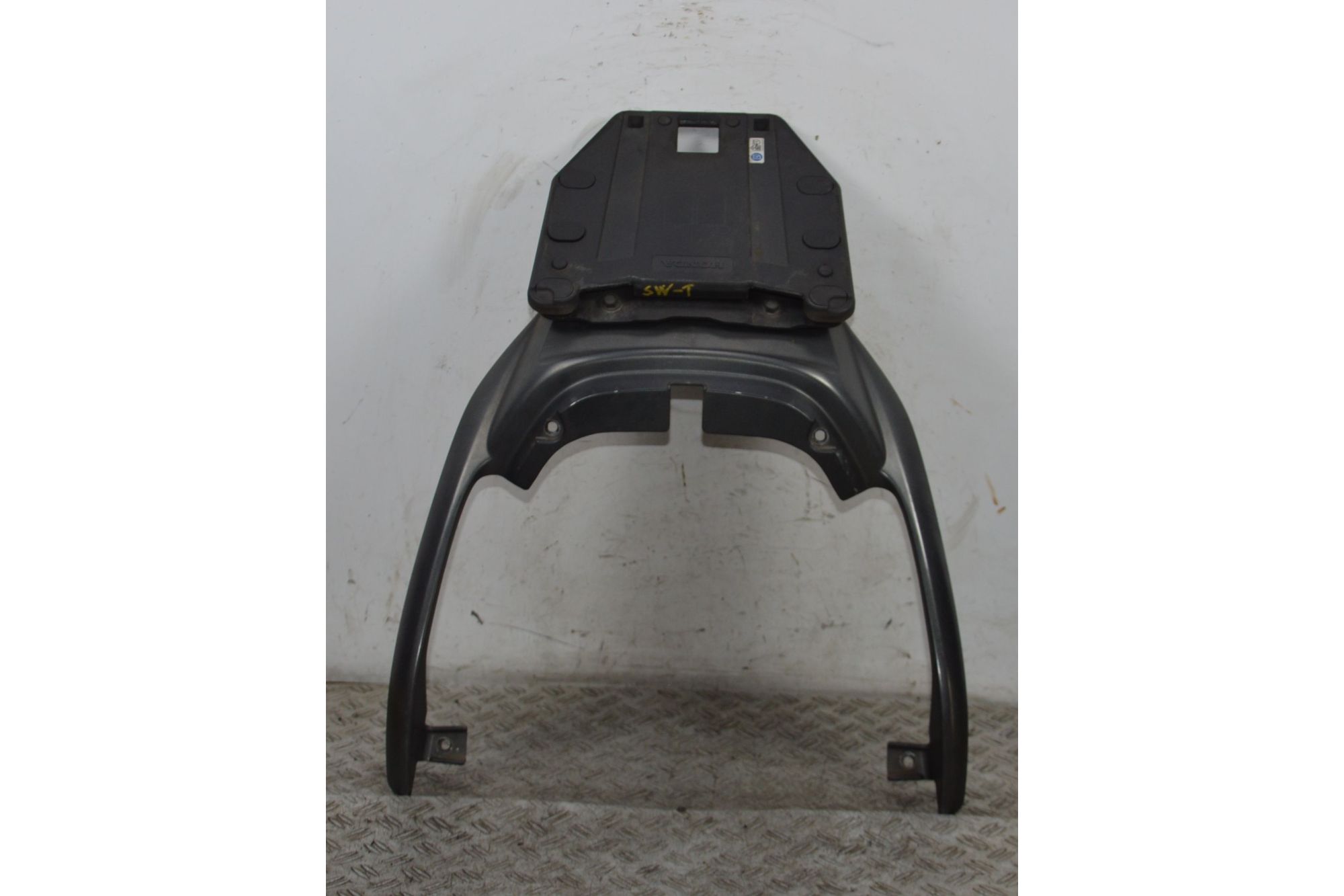 Maniglione Portapacchi Posteriore Honda SW-T 400 / 600 dal 2008 al 2016  1707232921910