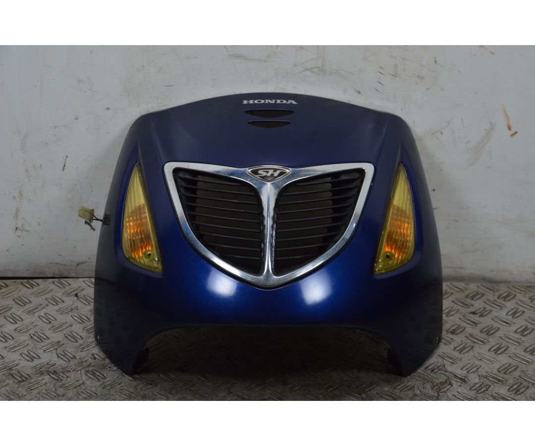 Carena Scudo Anteriore Con Frecce Honda SH 125 / 150 Dal 2001 al 2004 1707235341302 Carena Scudo Anteriore Con Frecce Honda SH 125 / 150 Dal 2001 al 2004 1707235341302