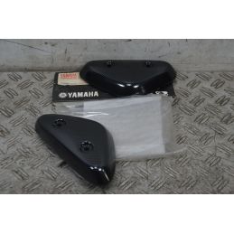 Protezione Laterale in simil Carbonio Yamaha Slider 50 / MBK Stunt 50 dal 1999 al 2002 COD 5JH-F1747-K0-10  1707297215351