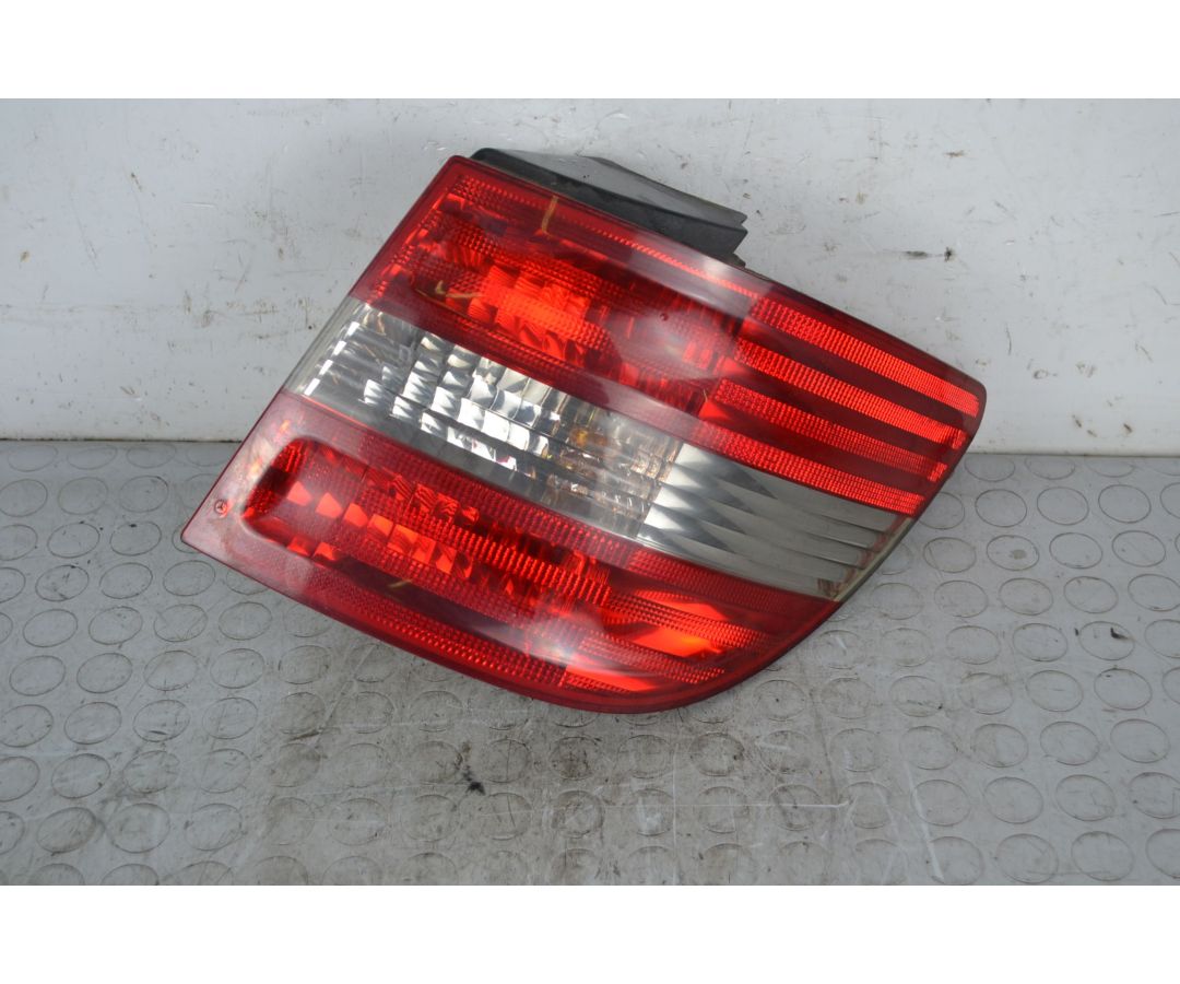 Fanale stop posteriore DX Mercedes Classe B W245 Dal 2005 al 2011 Cod A1698202664 1707381445060 Fanale stop posteriore DX Mercedes Classe B W245 Dal 2005 al 2011 Cod A1698202664 1707381445060