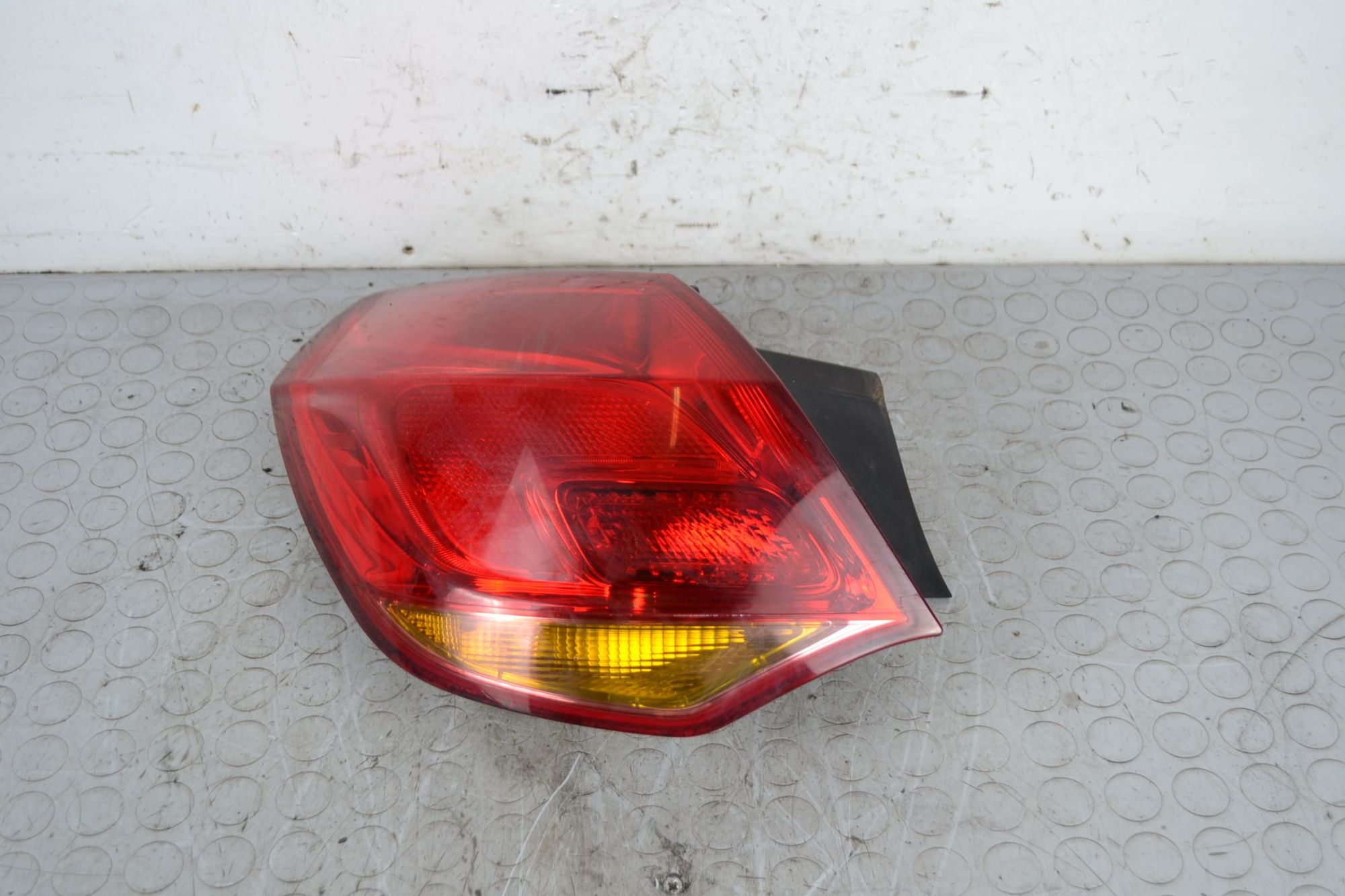 Fanale Stop Posteriore SX Opel Astra J dal 2009 al 2018 Cod 13306453  1707494136701