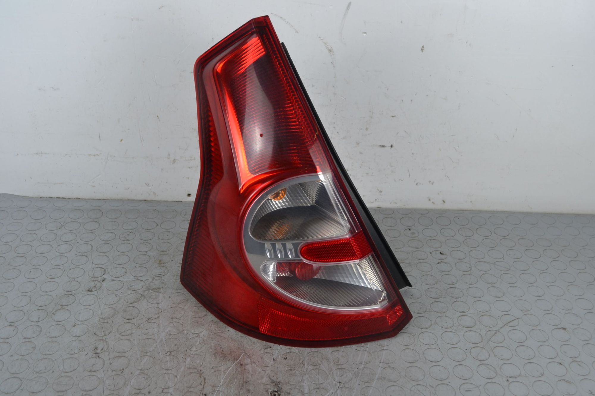 Fanale stop posteriore SX Dacia Sandero Dal 2008 al 2013 Cod 8200734825  1707732489873