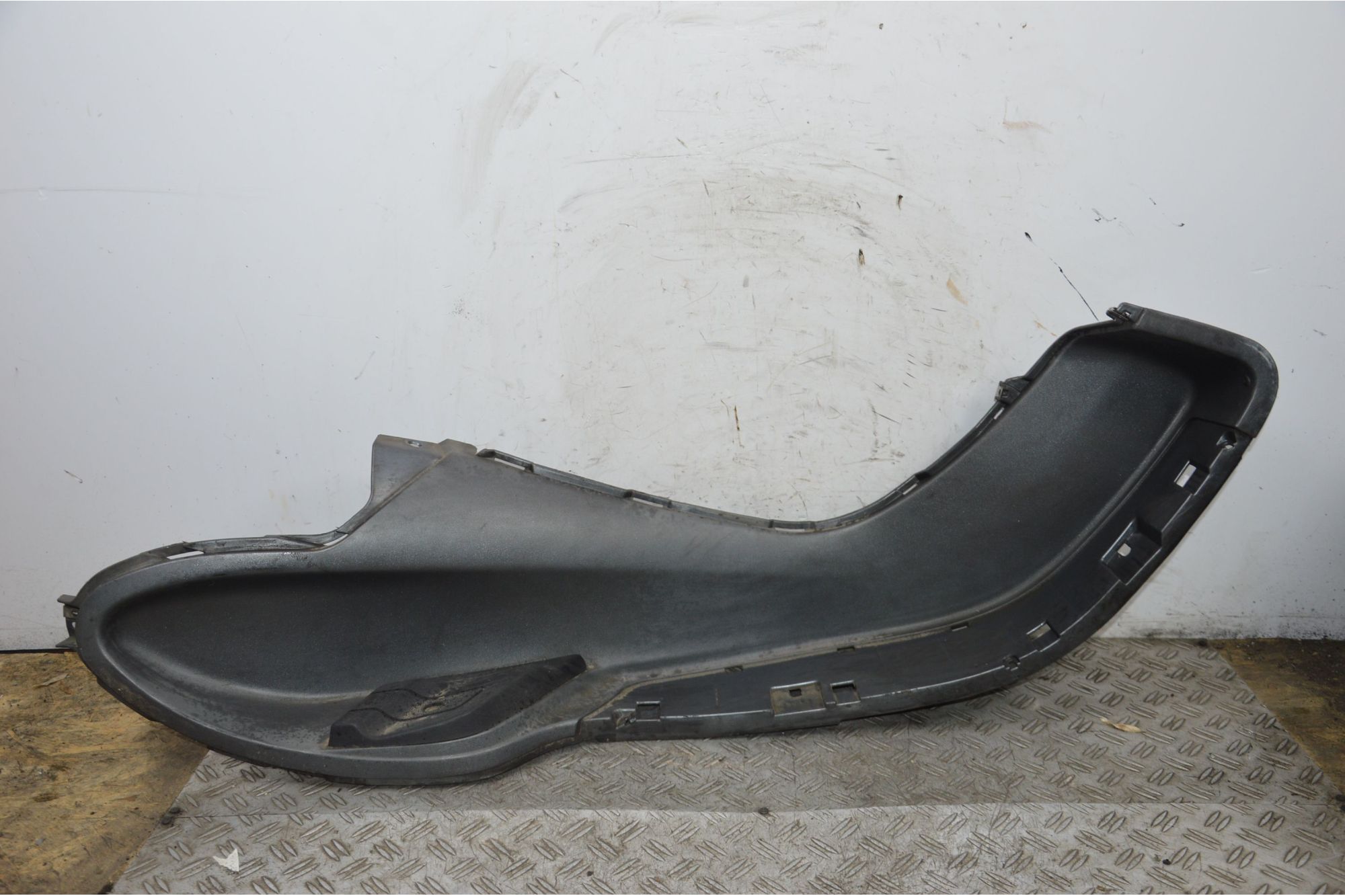 Carena Pedana Poggiapiedi Destra Dx Piaggio X9 250 Dal 1999 al 2002  1707750600687