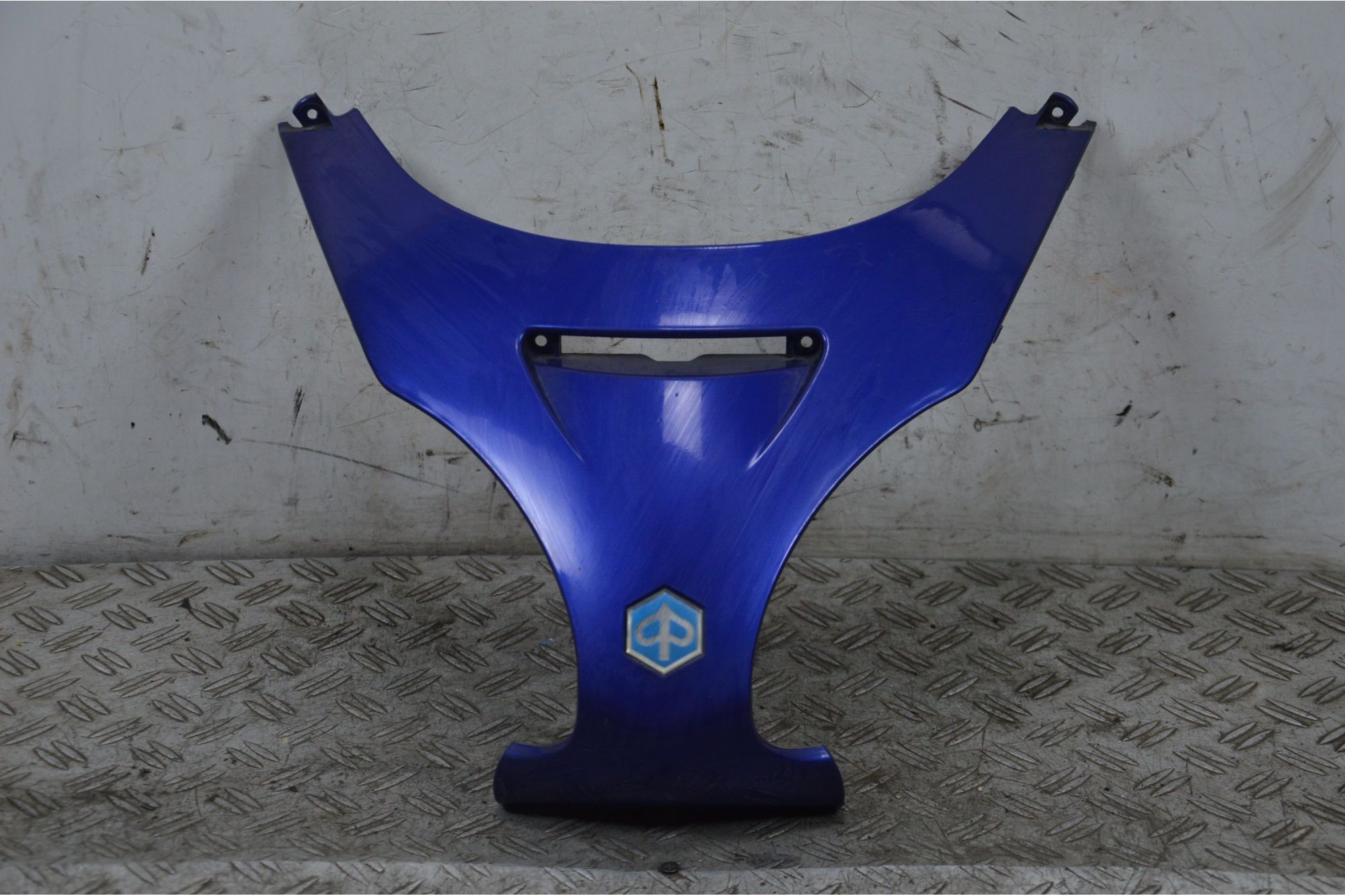 Carena Scudetto Boomerang Anteriore Piaggio X9 250 Dal 1999 al 2002  1707752765643